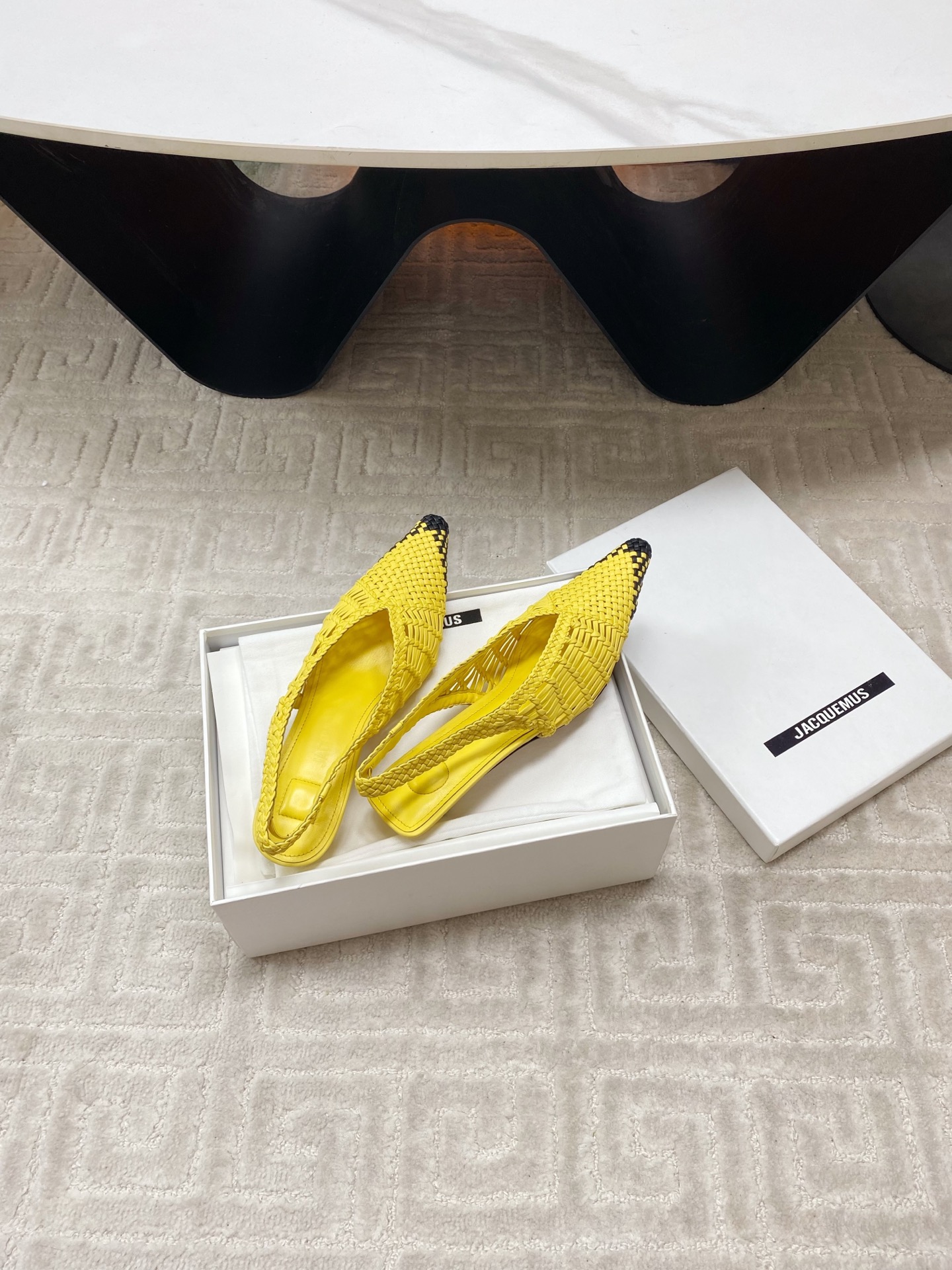 Jacquemus Spring Sandals: Stylish Design and Comfort in Sheepskin, Code 35-39# - 图片 4
