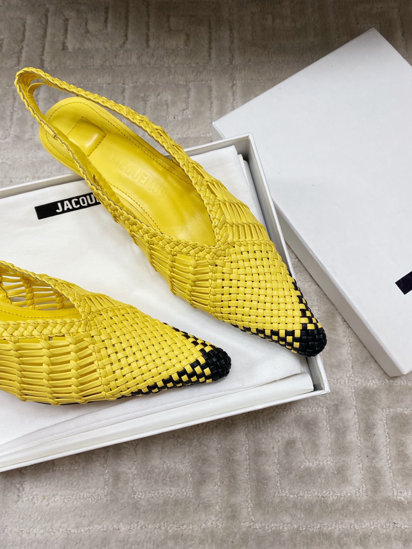 Jacquemus Spring Sandals: Stylish Design and Comfort in Sheepskin, Code 35-39# - 图片 6