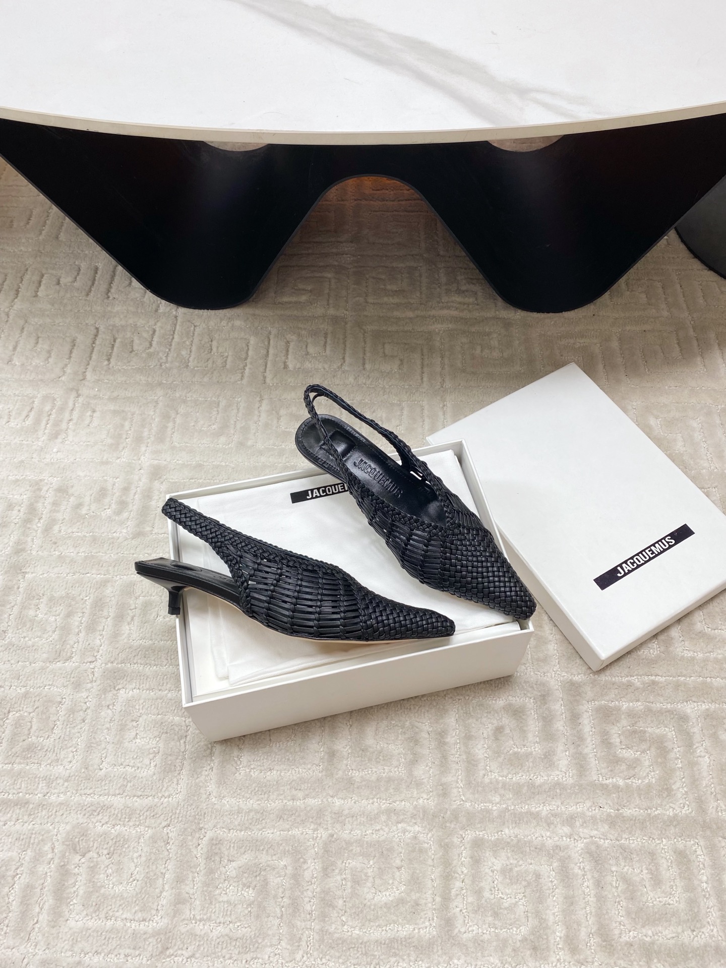 Jacquemus Spring Sandals: Sheepskin Design, Popular Import in Size 35-39# - 图片 2