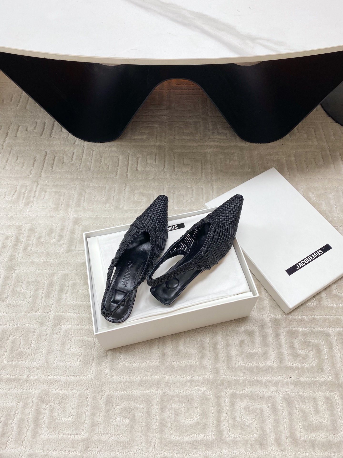 Jacquemus Spring Sandals: Sheepskin Design, Popular Import in Size 35-39# - 图片 4