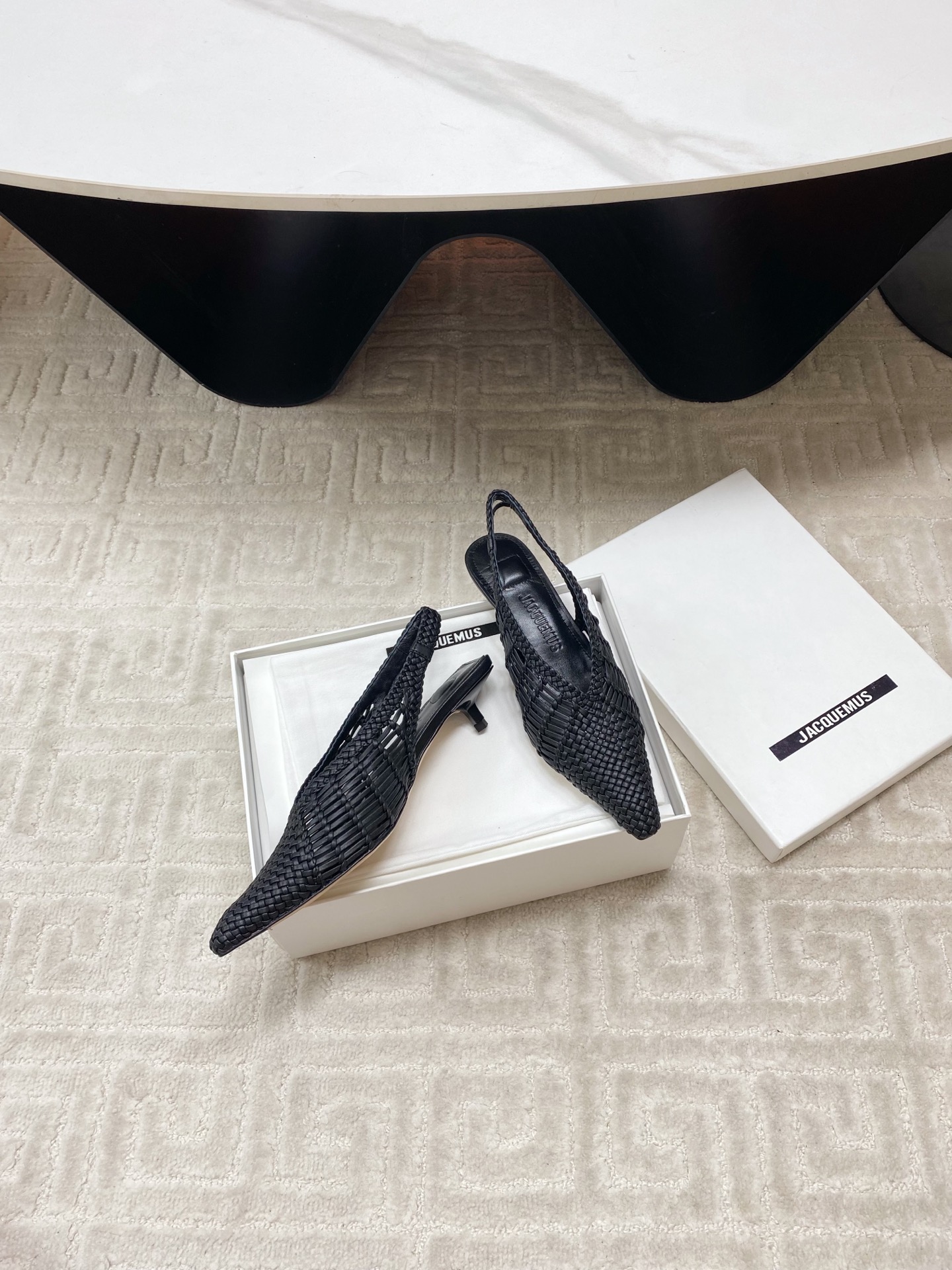 Jacquemus Spring Sandals: Sheepskin Design, Popular Import in Size 35-39# - 图片 3