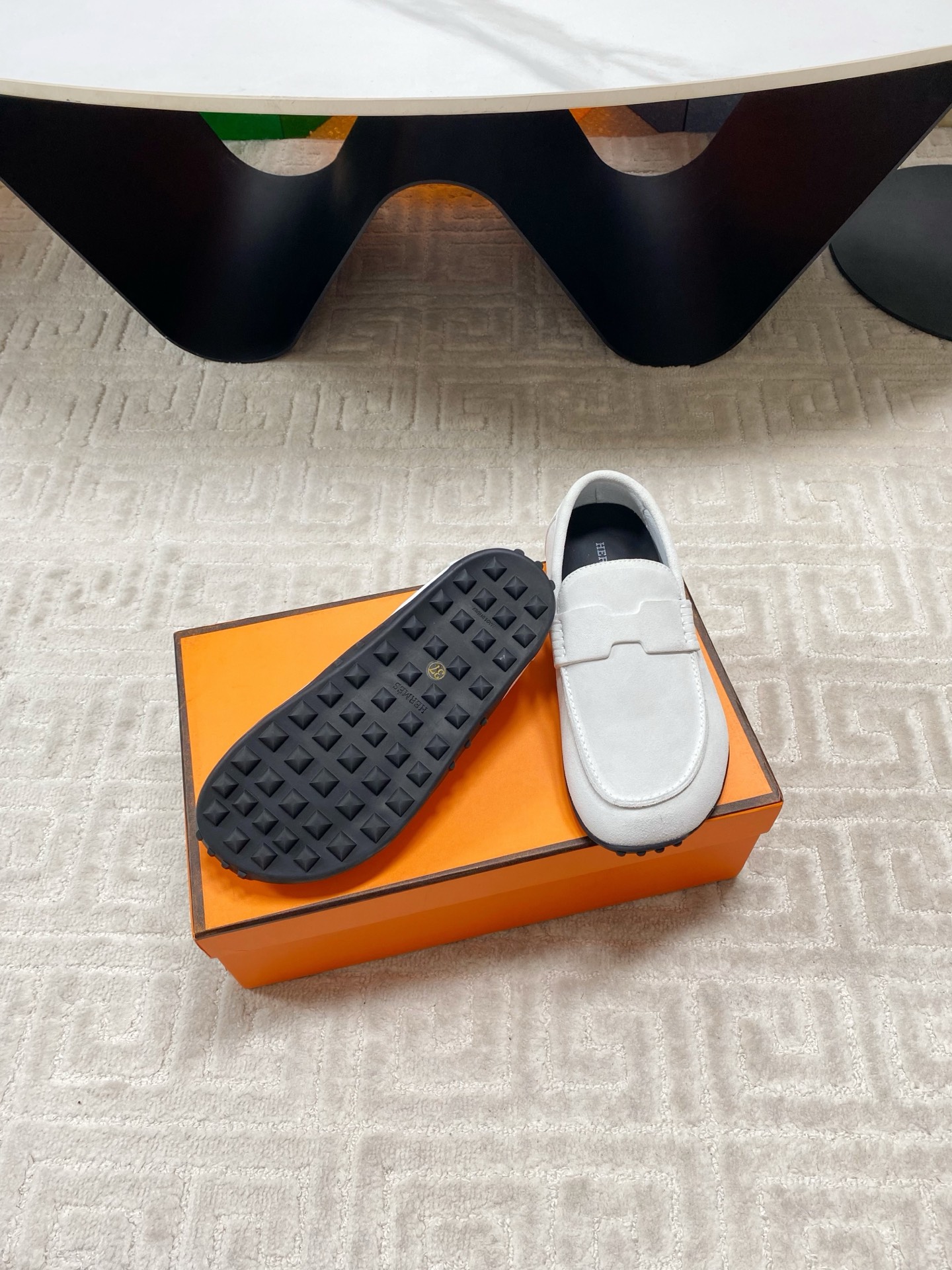 “Unique Shoe Soles: Bare Feet or Socks Fabrication with Real Skin Inside, Customizable Sizes for Men and Women” - 图片 8