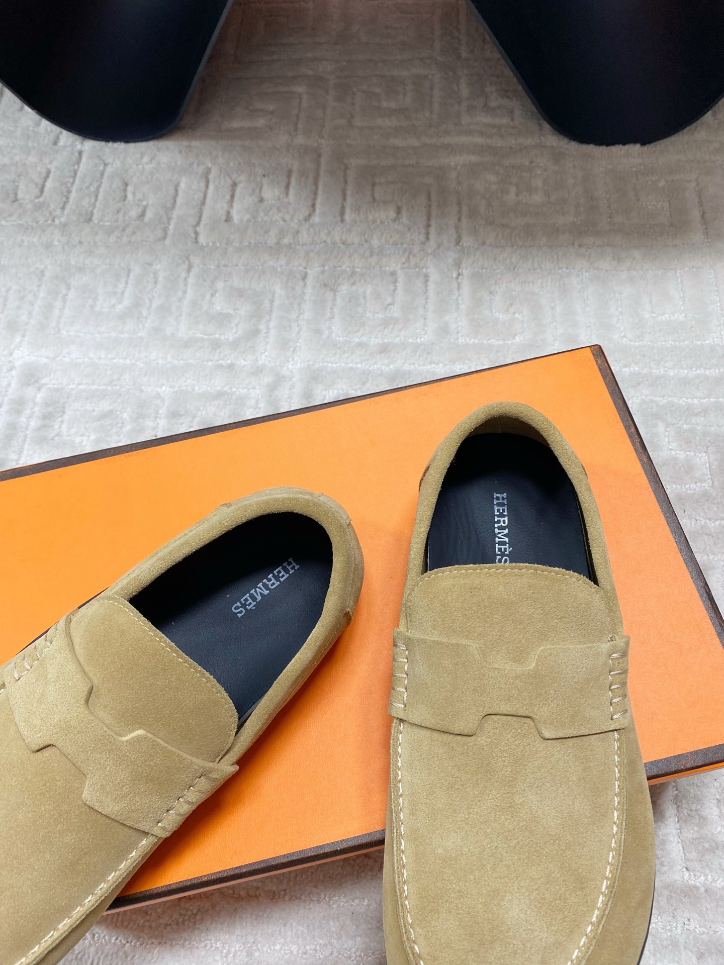Title: Trendy Shoe Soles: Bare Feet or Socks, Calf Leather, Real Skin, Various Sizes Summary: Shoe soles this year feature bare feet or sock design, calf leather - 图片 6