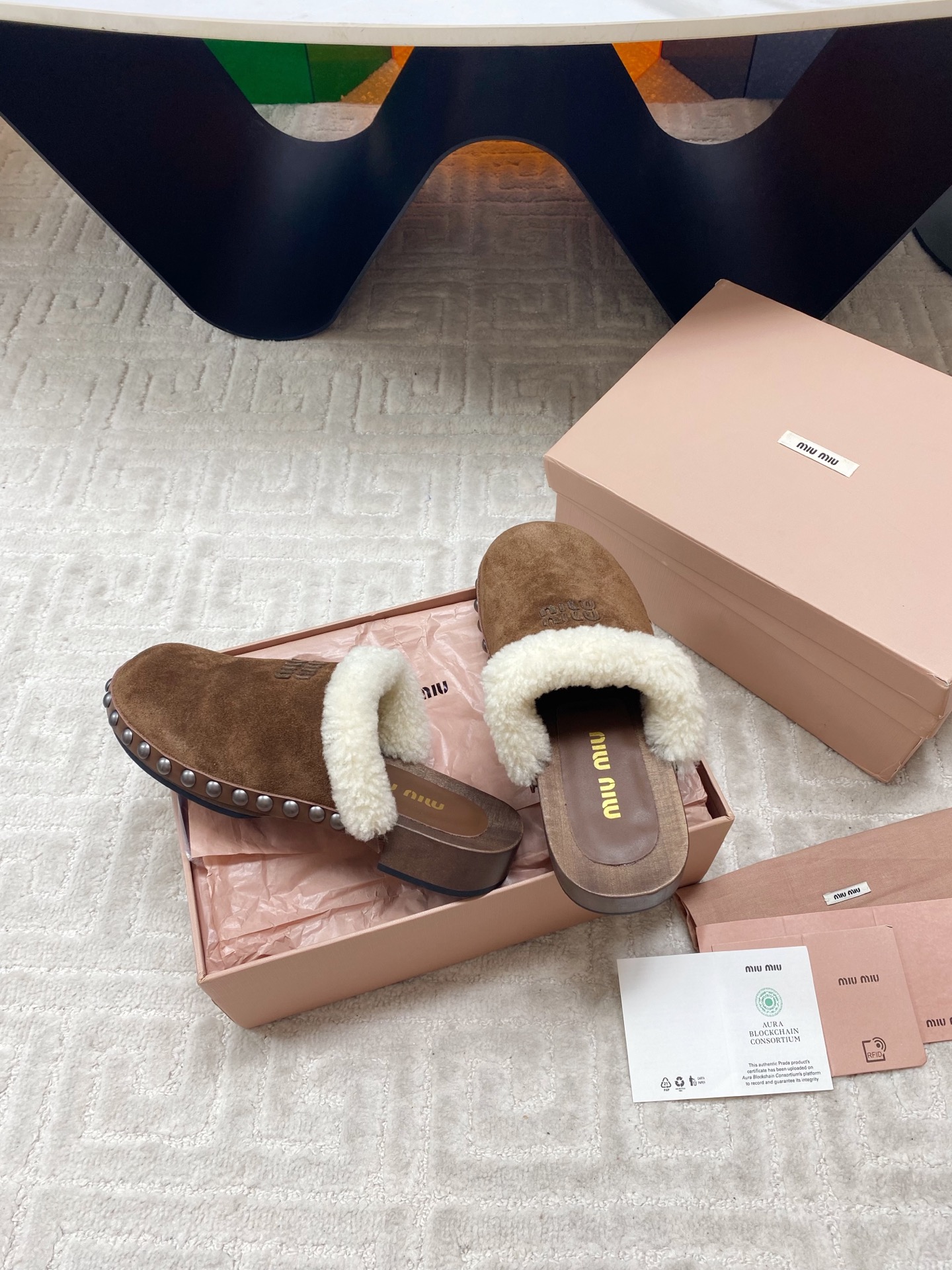 “816 Miu Miu Cotton Shoes 2025: New Winter Collection with Unique Effacery Process” - 图片 6