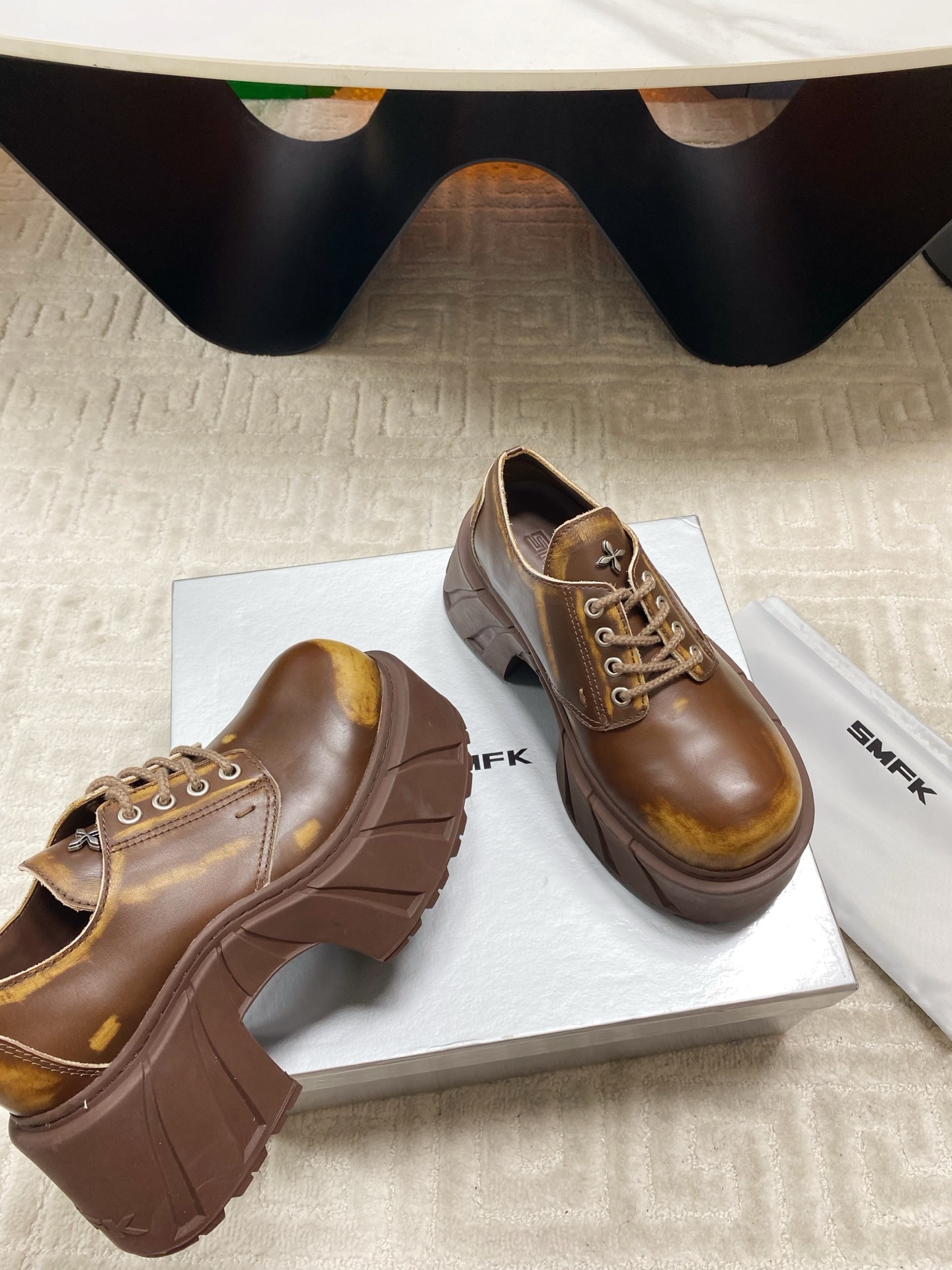 Title: New SMFK P624 Leisure Shoes Collection Overview Summary: SMFK P624 shoes feature thick bases, soft and cozy materials, perfect colors, and come in various styles. - 图片 3