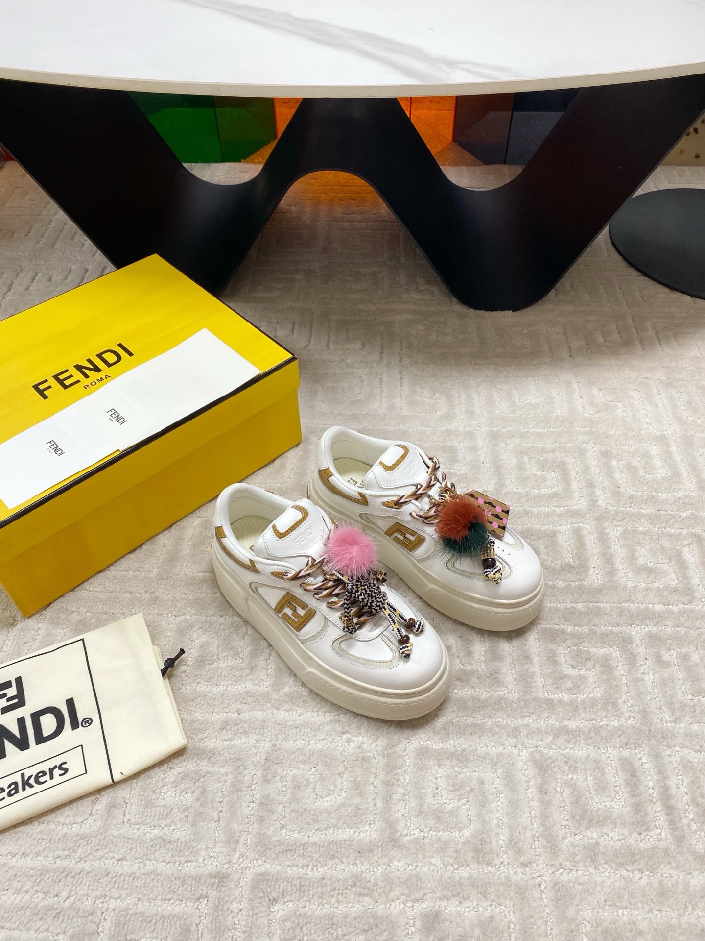 “Fendi FD Match 205 Sneakers: Skin Fusion, Colorful Design, Comfort, and Style for Women 35-39” - 图片 1
