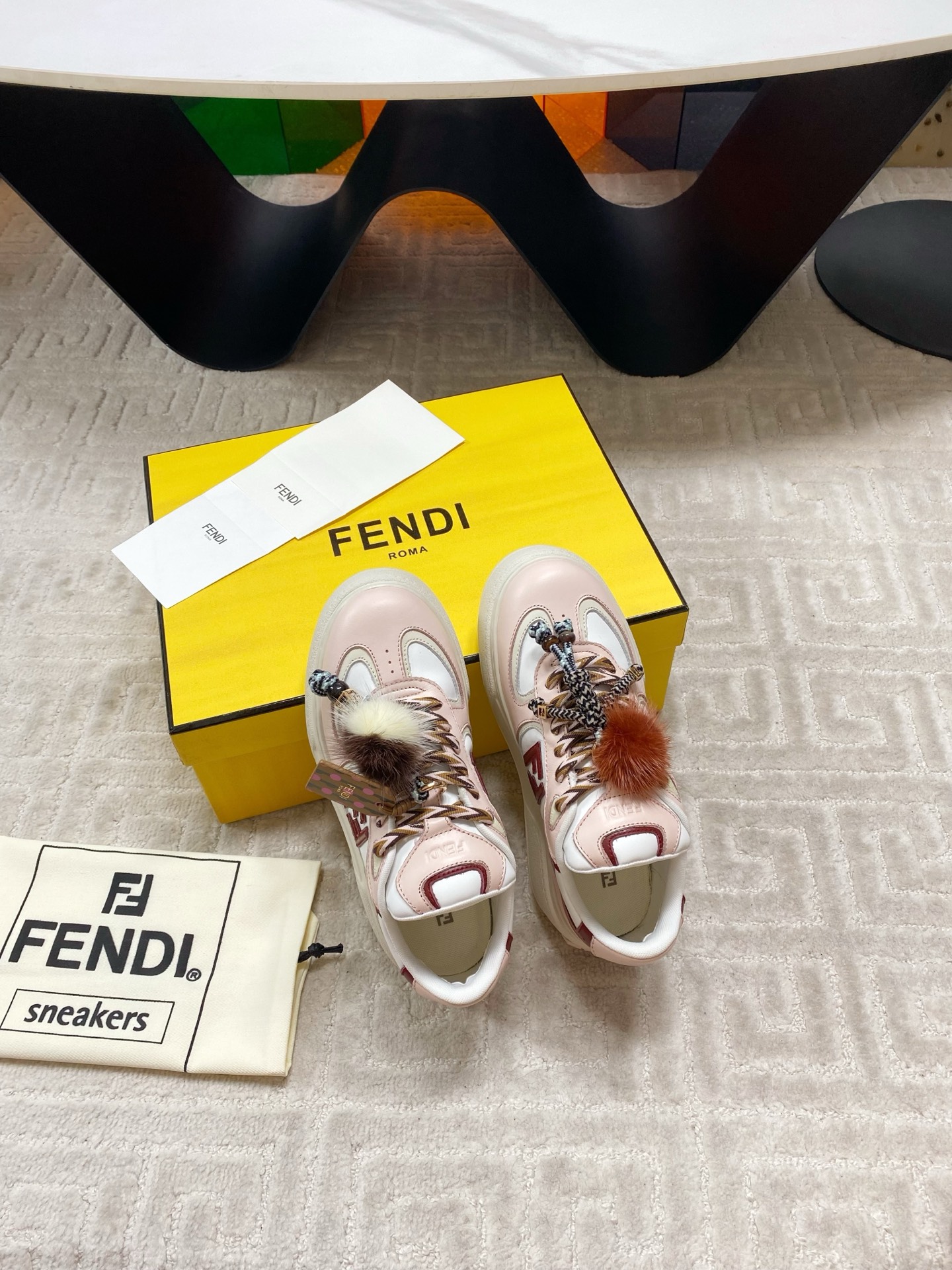 “Fendi FD Match Falcon Sneakers: New Version with Skin Fusions and Retro Design for Women 35-39” - 图片 4
