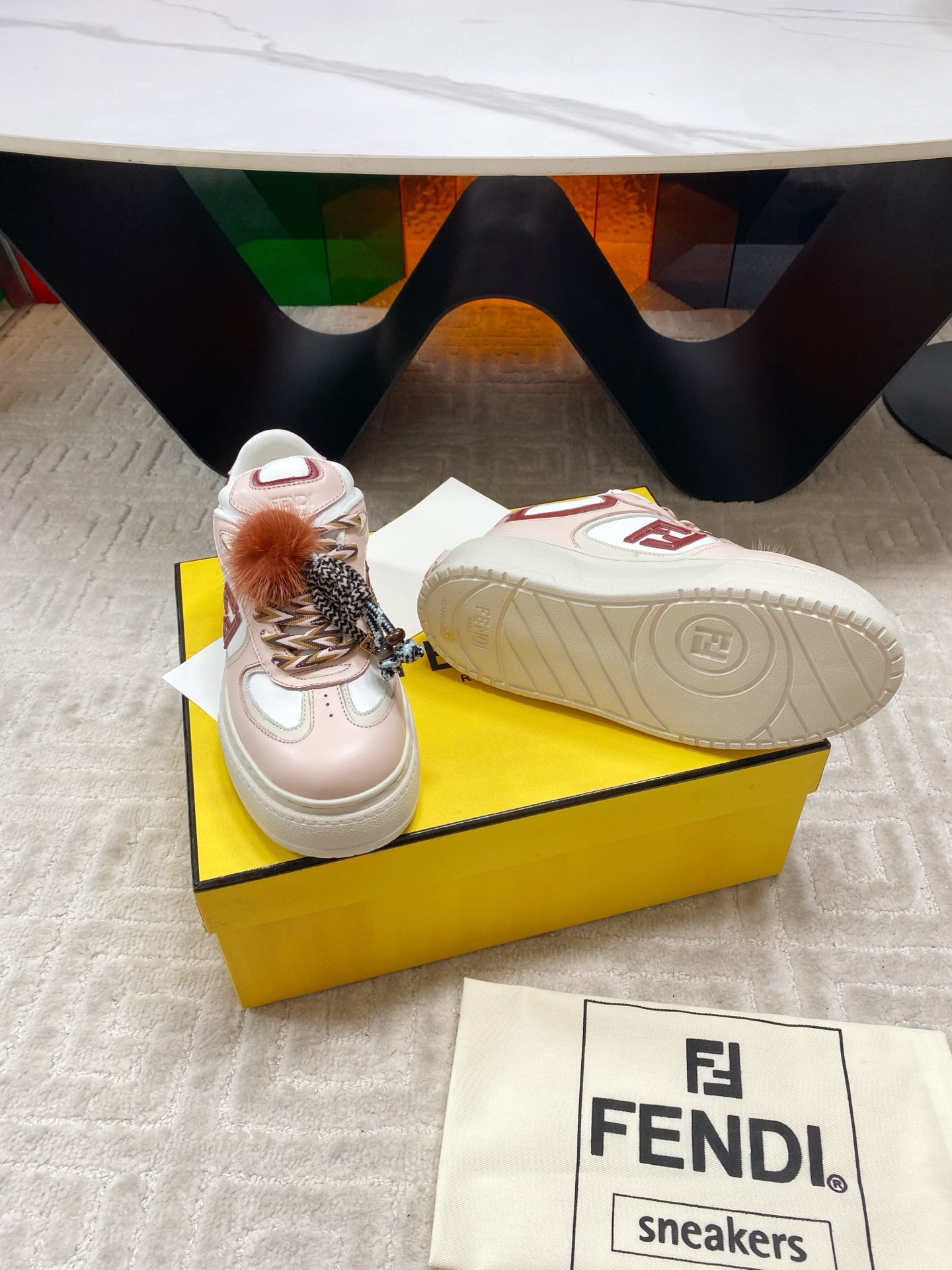 “Fendi FD Match Falcon Sneakers: New Version with Skin Fusions and Retro Design for Women 35-39” - 图片 8