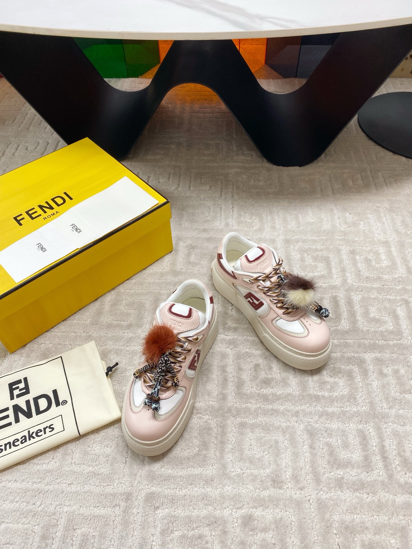 “Fendi FD Match Falcon Sneakers: New Version with Skin Fusions and Retro Design for Women 35-39” - 图片 2