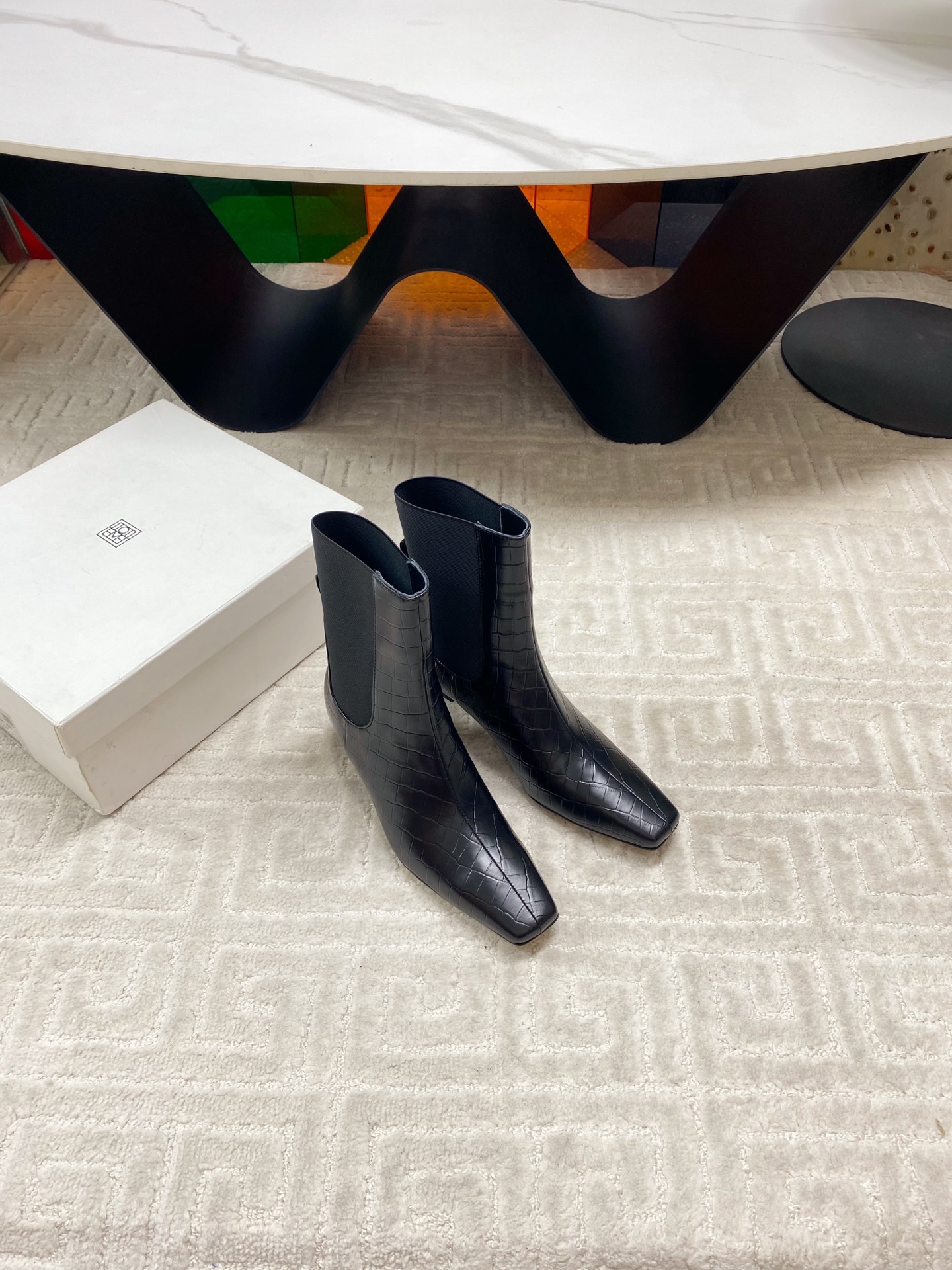 “Handcrafted Colorful and Stylish Boots with Custom Designs: Original Oxen-Skin and Kyoyo Fabric, Sheepskin Lining”