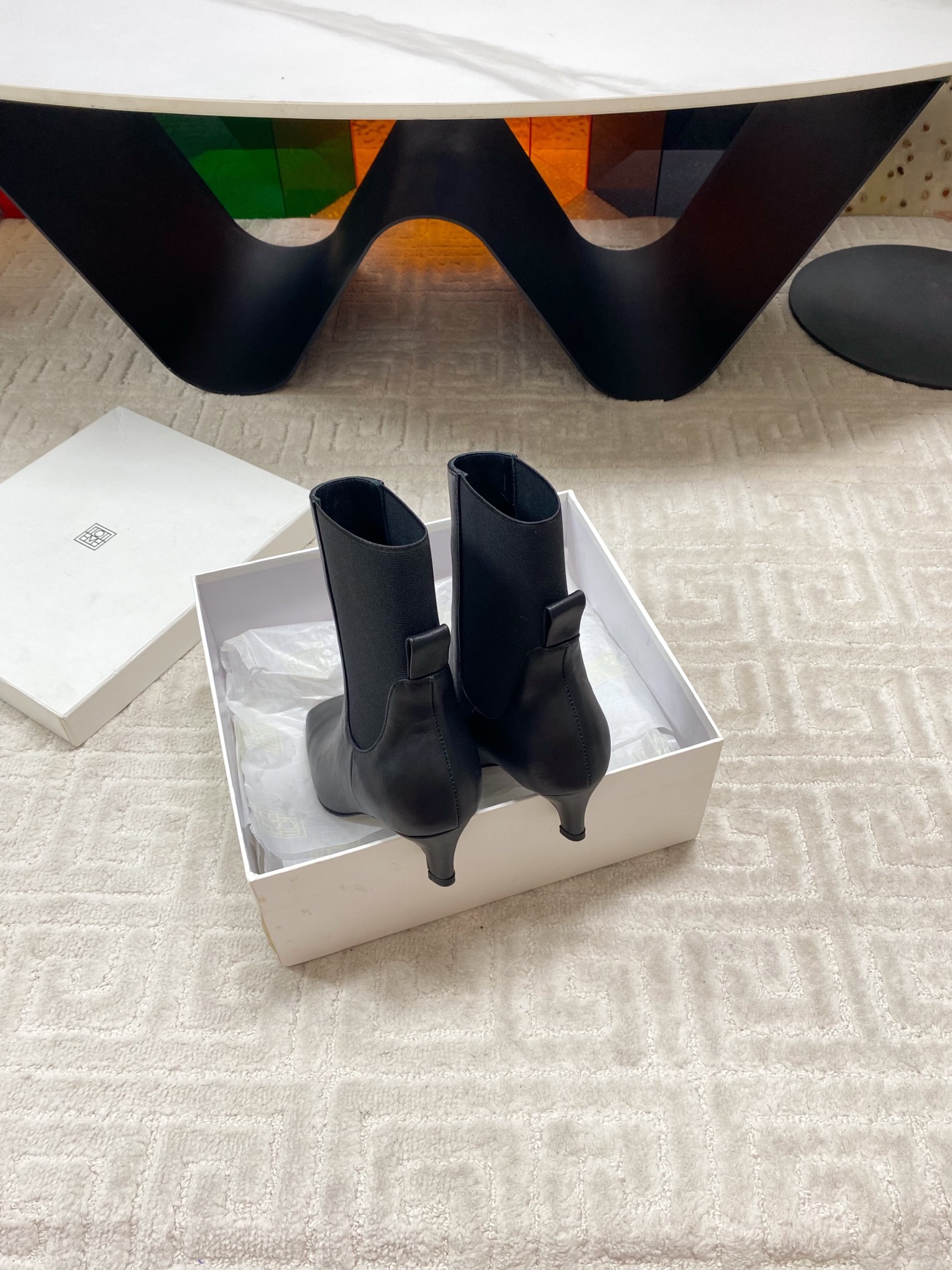 “Custom-Made Stylish Boots with Colorful Designs in Oxen-Skin and Kyoyo Fabric” - 图片 7