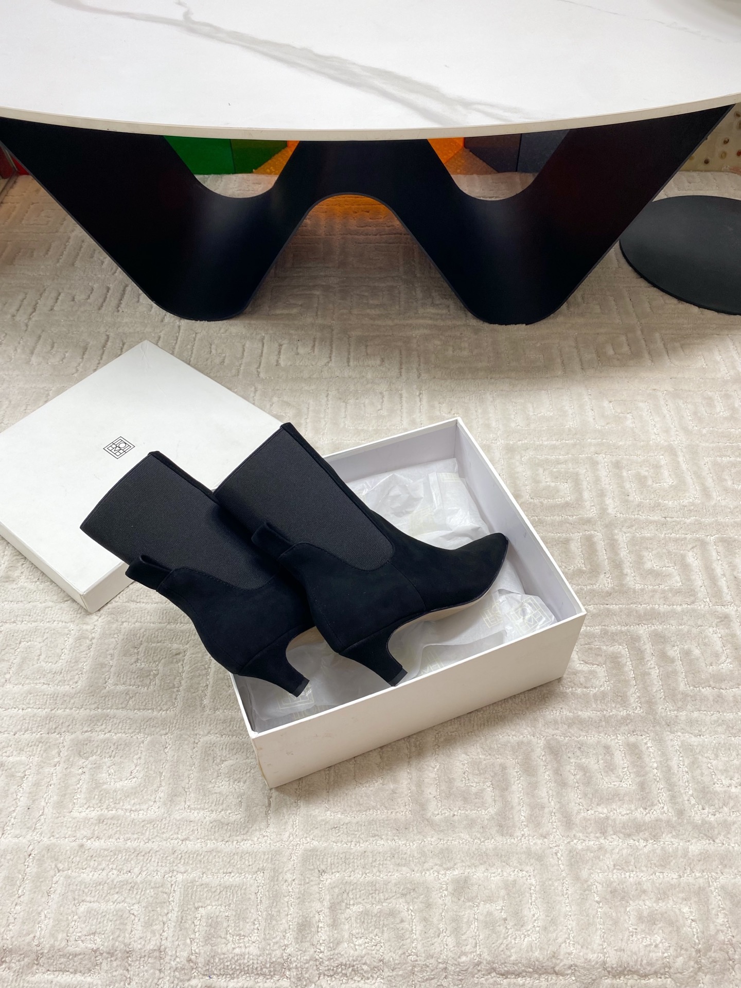 “Toteme Stylish Low-Key Boots in Oxen-Skin and Kyoyo Fabric, Code 35-39” - 图片 7