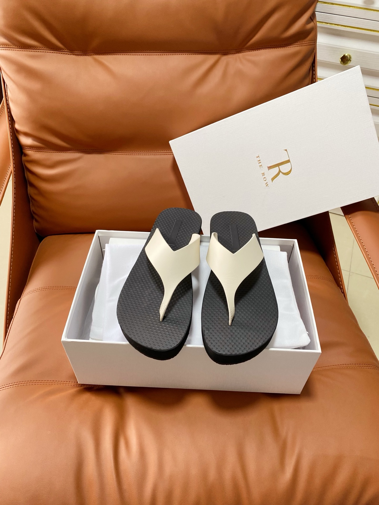NO:875368,Running price: Thickened sole the rwo flip-flops 35-40, split-toe shoes19860909跑量价 加厚底the rwo人字拖 35-40,分趾鞋,Women's Shoes