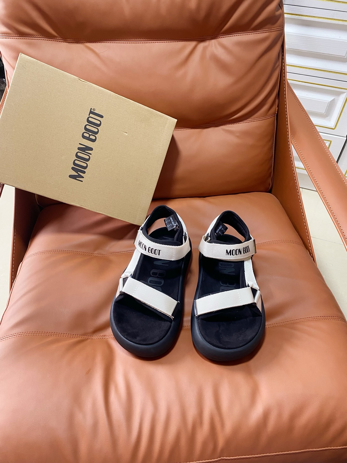 NO:875352,MOoNBOOT new high-luxury summer sandals, thick-soled beach sandals with enhanced temperament, original purchase and development. Irresistible sophistication!  Size 35-39 40 customized, sandals, sandals19860909MOoNBOOT 高奢夏季新款凉鞋 厚底增高气质沙滩凉鞋 原版购入开发 .无法抗拒的精致！ 尺码35-39 40定制,凉鞋,sandals,Women's Shoes