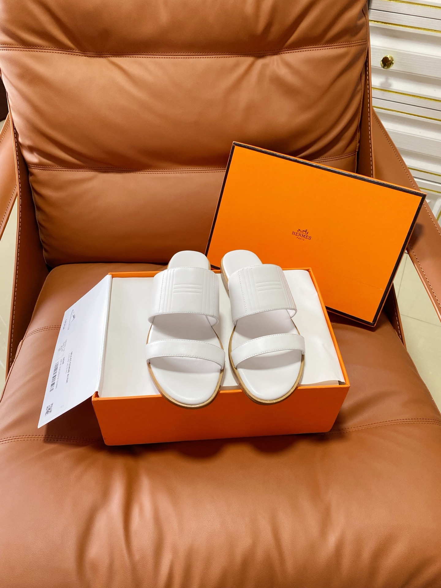 NO:875335,26The new Hermès H slippers add new members, simple and elegant, continuing the classic path 35-42 (40, 41, 42 customized), slippers, hermes, slippers1986090926新款爱马仕H拖再添新员,简约大气不不失优雅大气,延续经典之路 35-42（40,41,42订做）,拖鞋,hermes,slippers,Women's Shoes