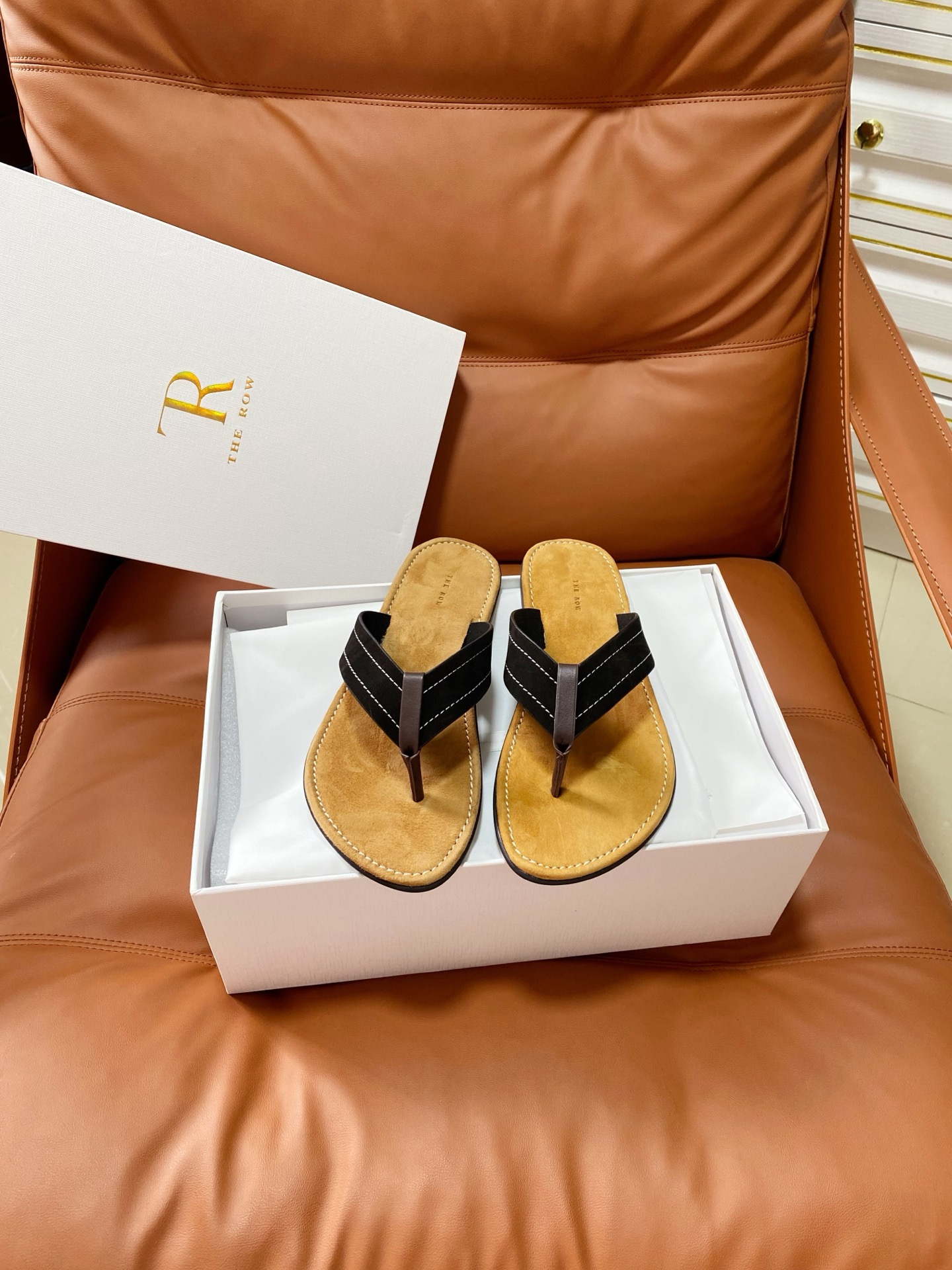 NO:875175,the row's new wide angle flip-flops are simple and rough, a must-have for summer, 35-40, split-toe shoes, slippers19860909the row新款夹角宽带人字拖鞋 简单粗暴,夏天必备 35-40,分趾鞋,slippers,Women's Shoes