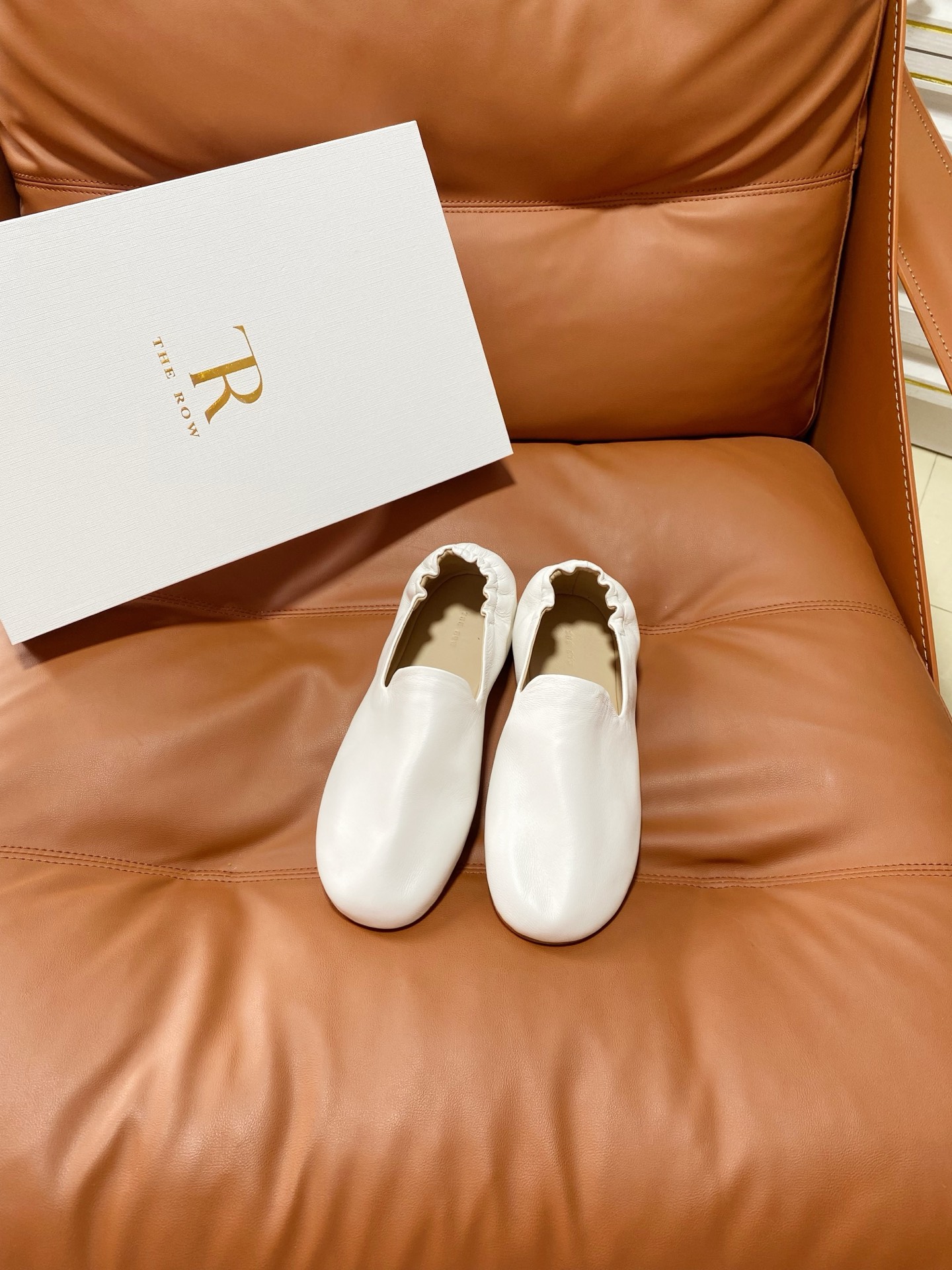 NO:875233,the row granny shoes are comfortable and casual leather shoes for home, comfortable and soft on the feet, casual wear 35-40 (customized for 40, loafers, loafers19860909the row奶奶鞋居家舒适休闲皮鞋 上脚舒适柔软,随性穿搭 35-40（40订做,乐福鞋,loafers,Women's Shoes