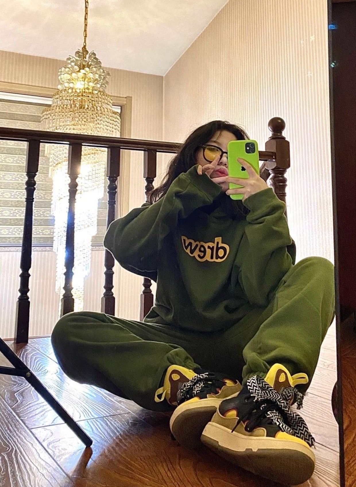 Customized Velvet Hats with Imported Prints and Matching Screws in Olive Green Color - 图片 6