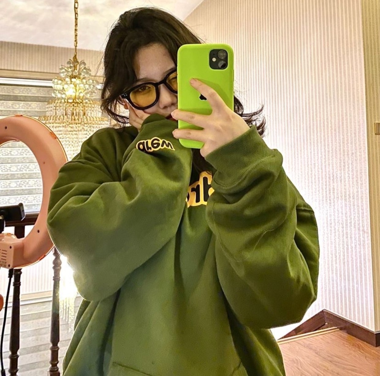 Customized Velvet Hats with Imported Prints and Matching Screws in Olive Green Color - 图片 7