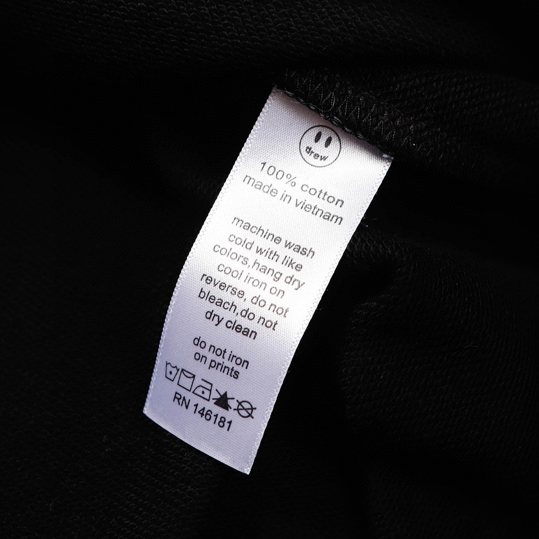 Fashionable Velvet Hats with Customized Details and Imported Prints in Black Color - 图片 6