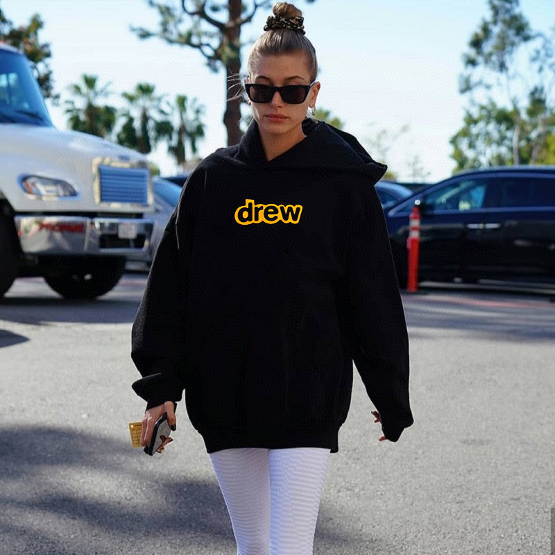 Fashionable Velvet Hats with Customized Details and Imported Prints in Black Color - 图片 9