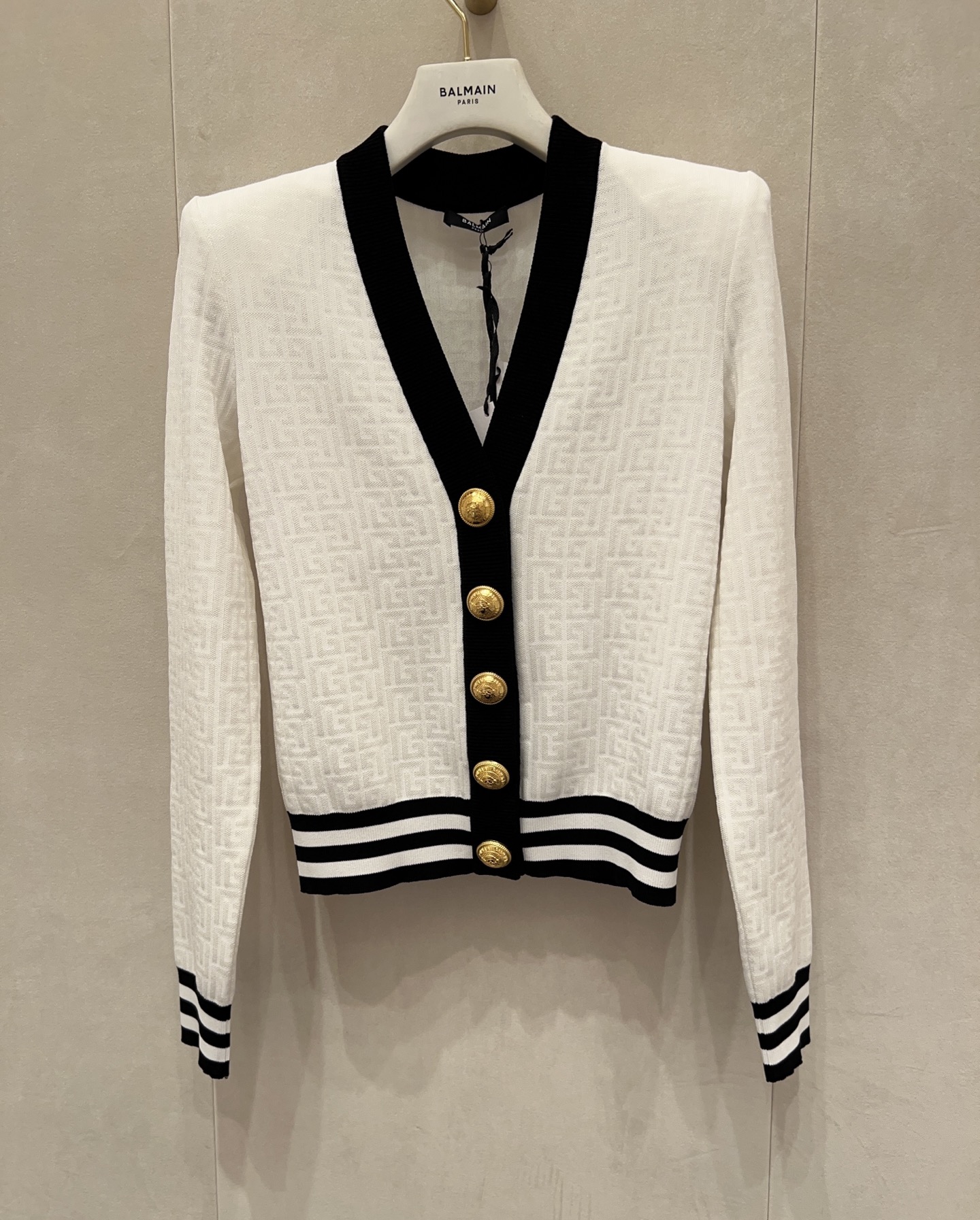 Stylish V-Collar Dress with Custom Fabric and 3D Design for Perfect Fit - 图片 3