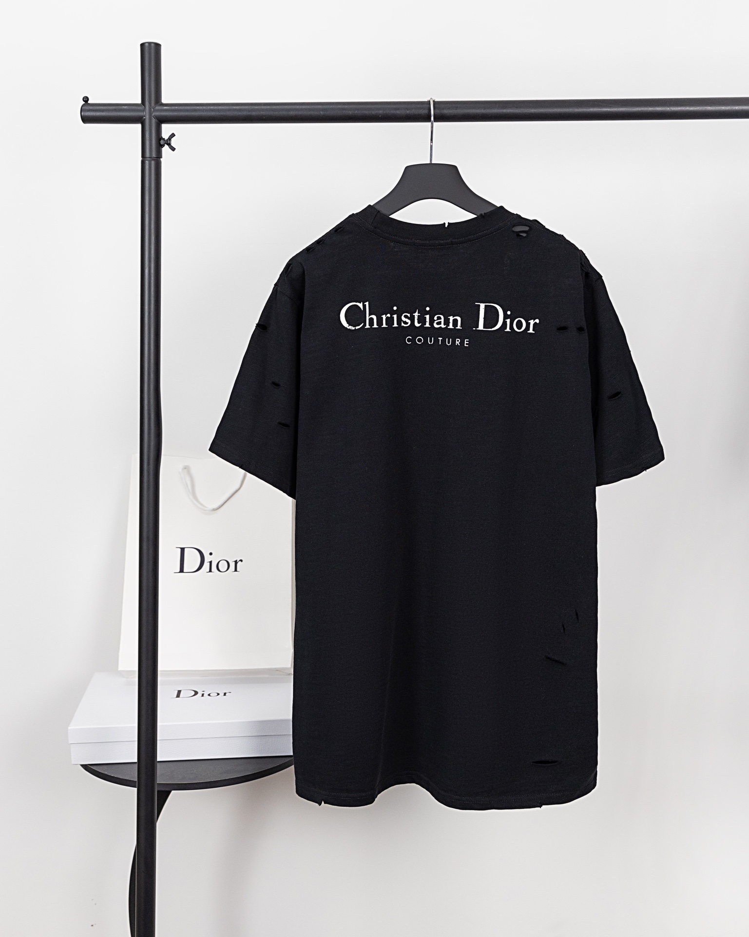 Dior DIOR迪奥 2024ss 破洞烧花效果前面字母印花短袖T恤