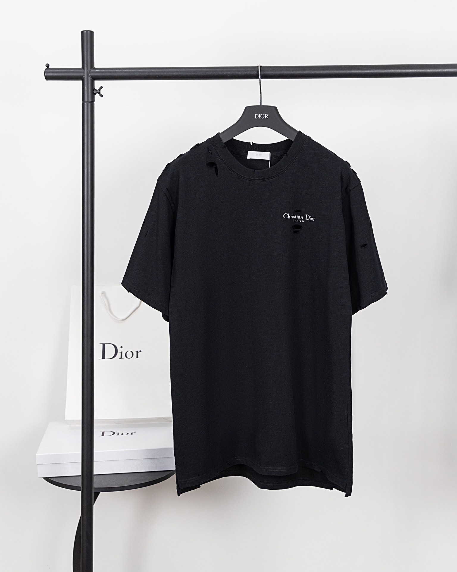 Dior DIOR迪奥 2024ss 破洞烧花效果前面字母印花短袖T恤