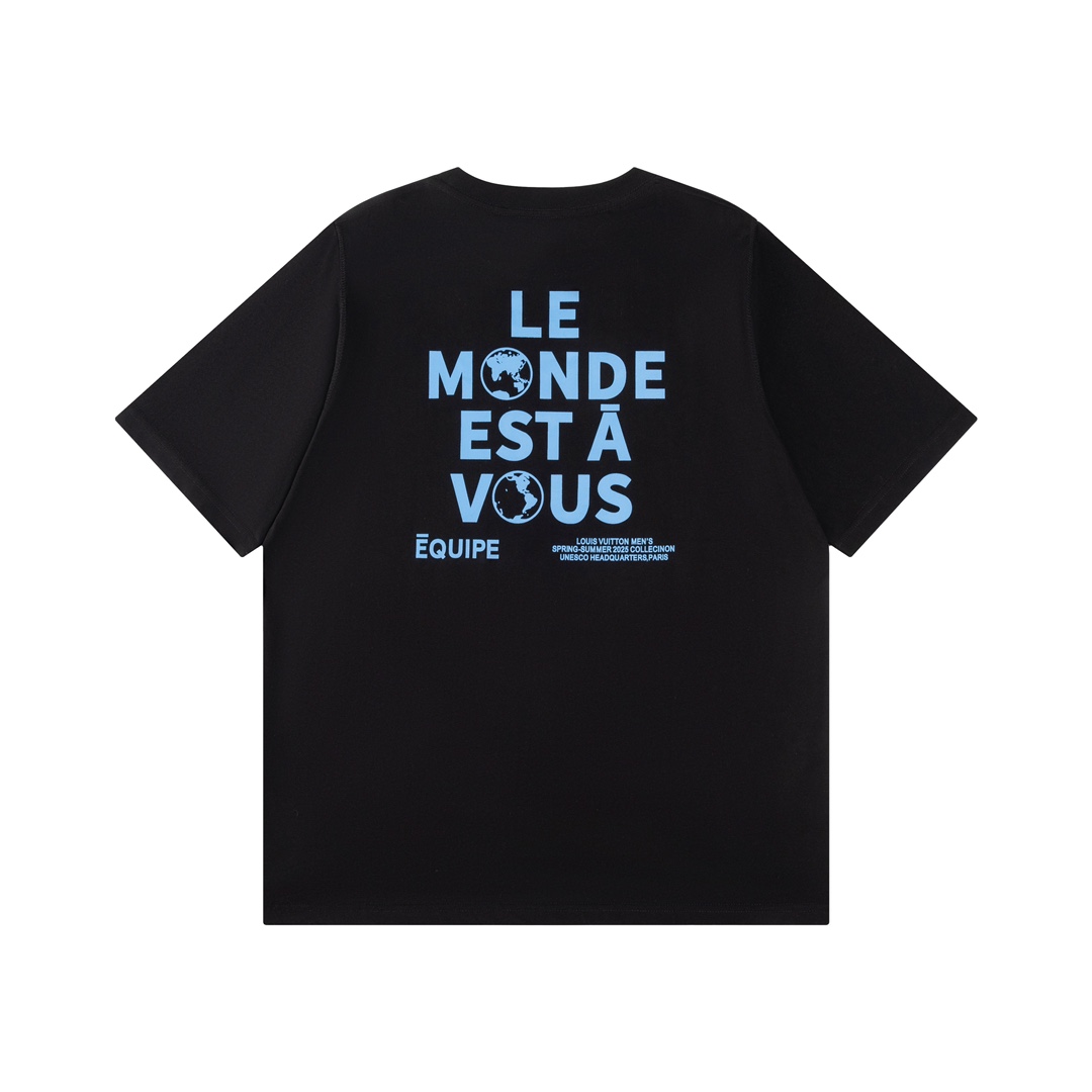 💰85【顶级版本.官网品质】
LOUIS VUITTON*路易威登
LV 菲董设计秀场员工服短袖T恤

采用原板独家定制260克32支双莎纯棉面料 质感非常柔软舒服 100%区别市场的顶级面料(不缩水 不变形 不起球)
搭配320克1x1螺纹(面料螺纹同缸定染无色差 不易变形)
原版1:1版型 原版1:1定制辅料 领标 洗水唛 吊牌 包装(细节完美)

款号：9931#
颜色：白色 黑色
尺码：XS S M L