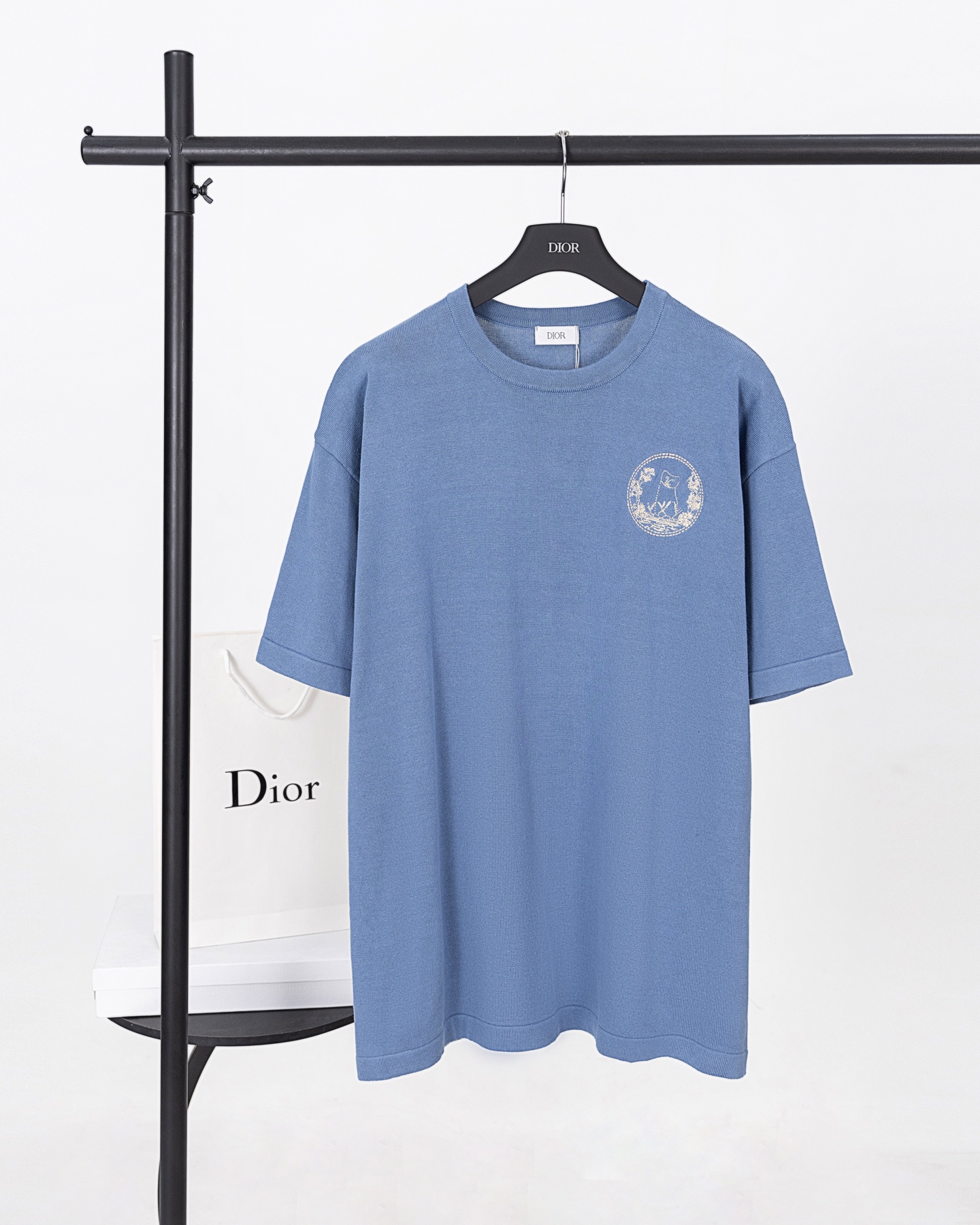 【顶级版本.官网品质】
DIOR迪奥 25新款小猫咪刺绣标识毛...