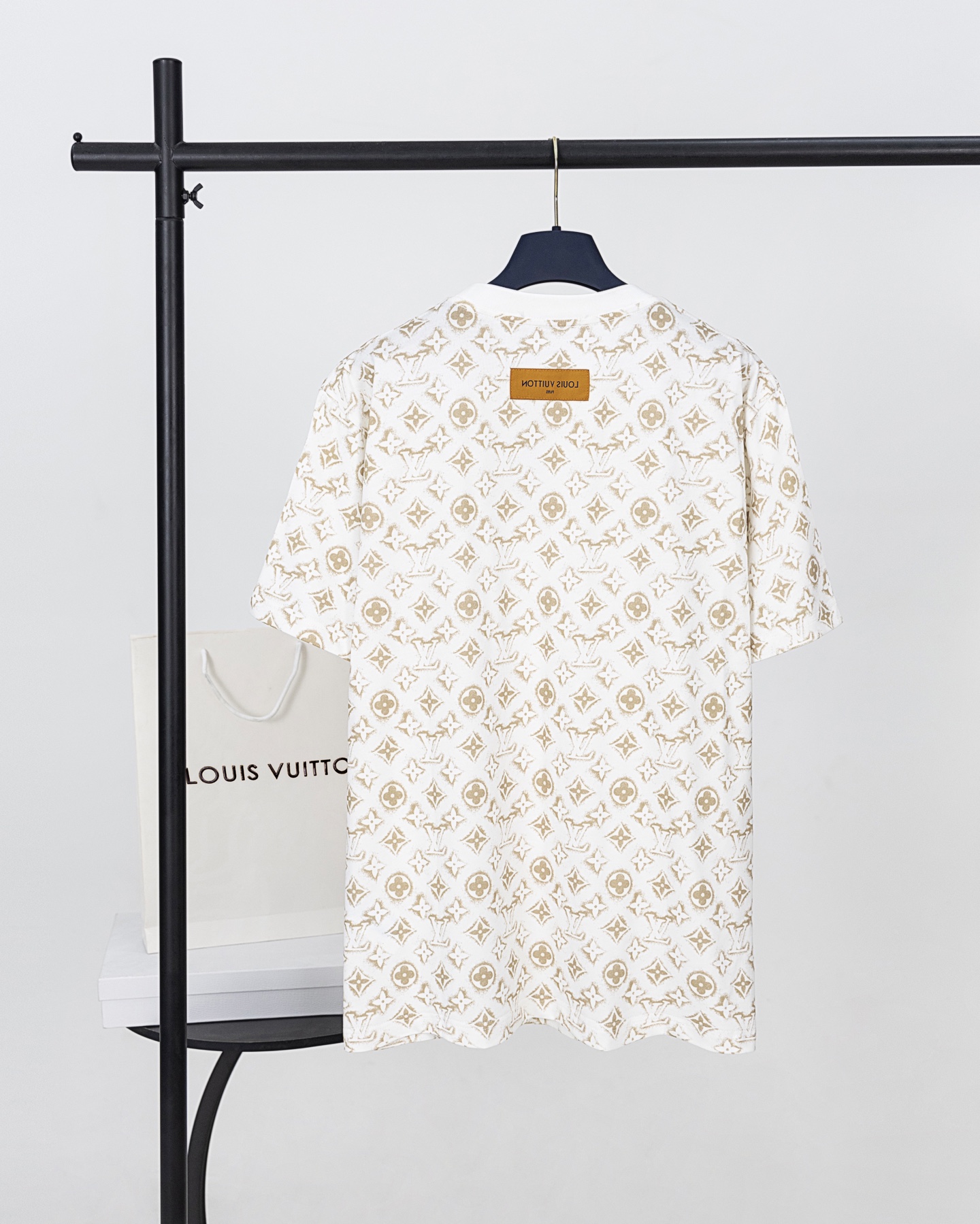 LOUIS VUITTON  T恤服装,lv,包 2