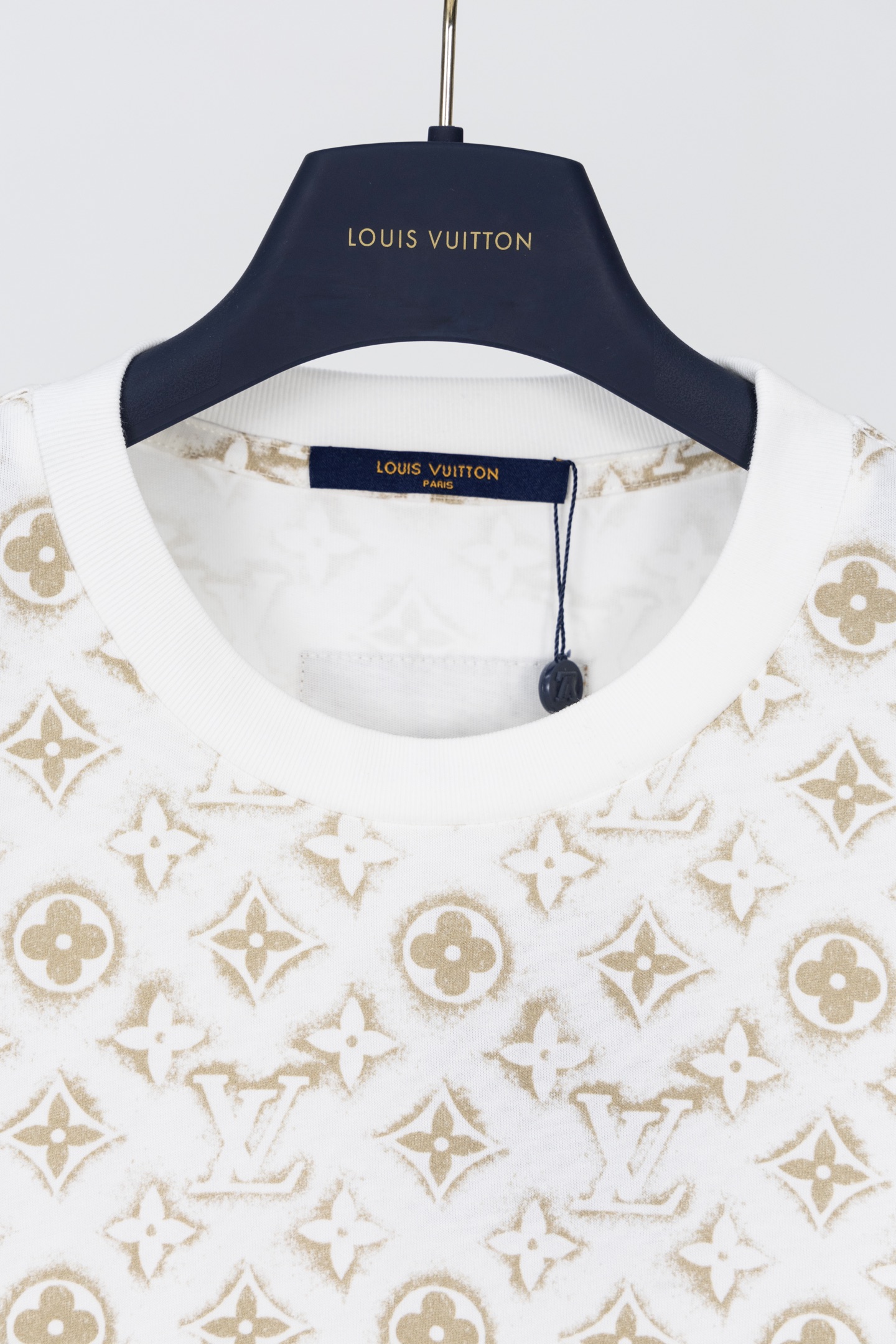 LOUIS VUITTON  T恤服装,lv,包 3