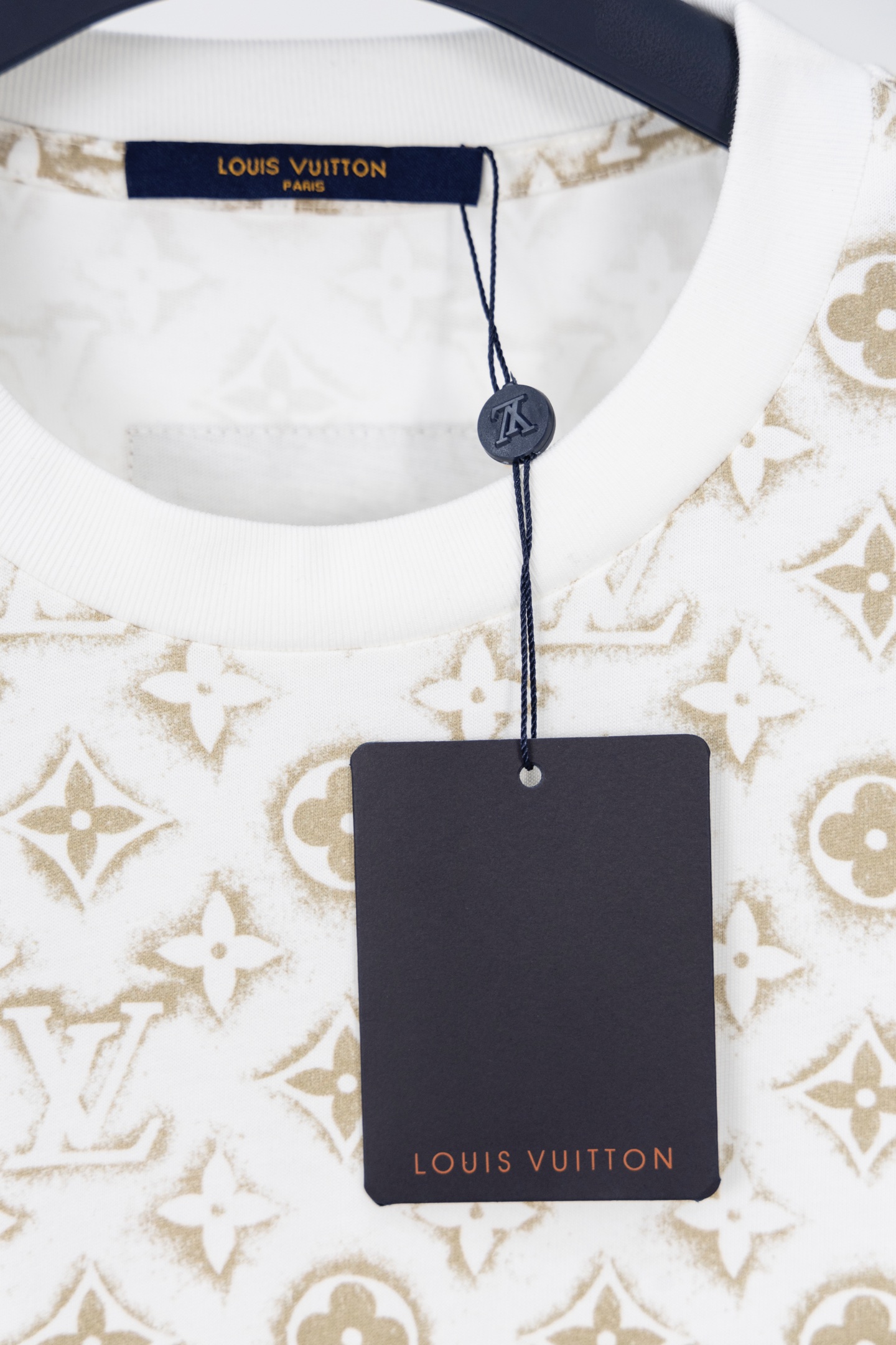 LOUIS VUITTON  T恤服装,lv,包 8