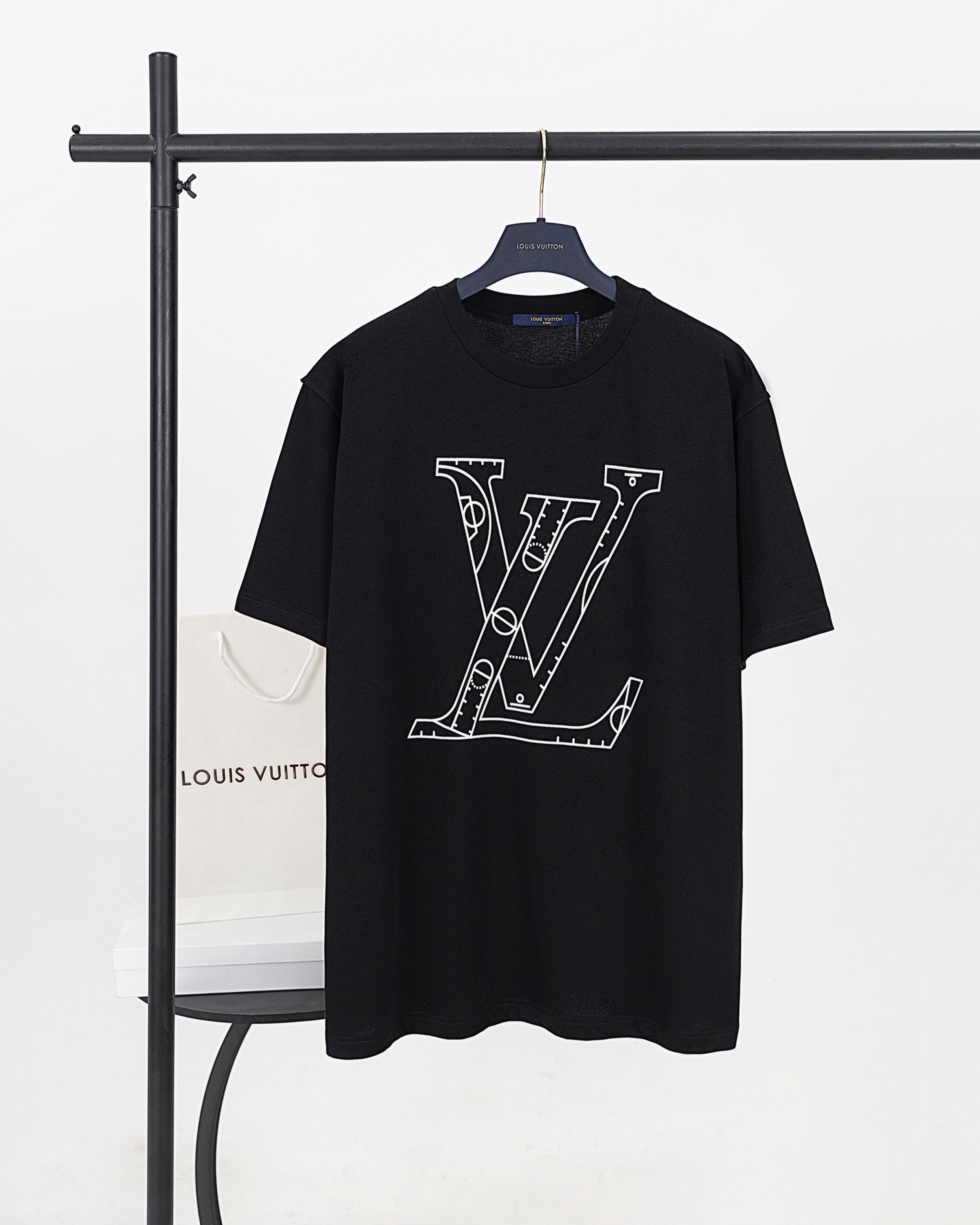 【顶级版本.官网品质】
LOUIS VUITTON*路易威登
LV  NBA联名篮...