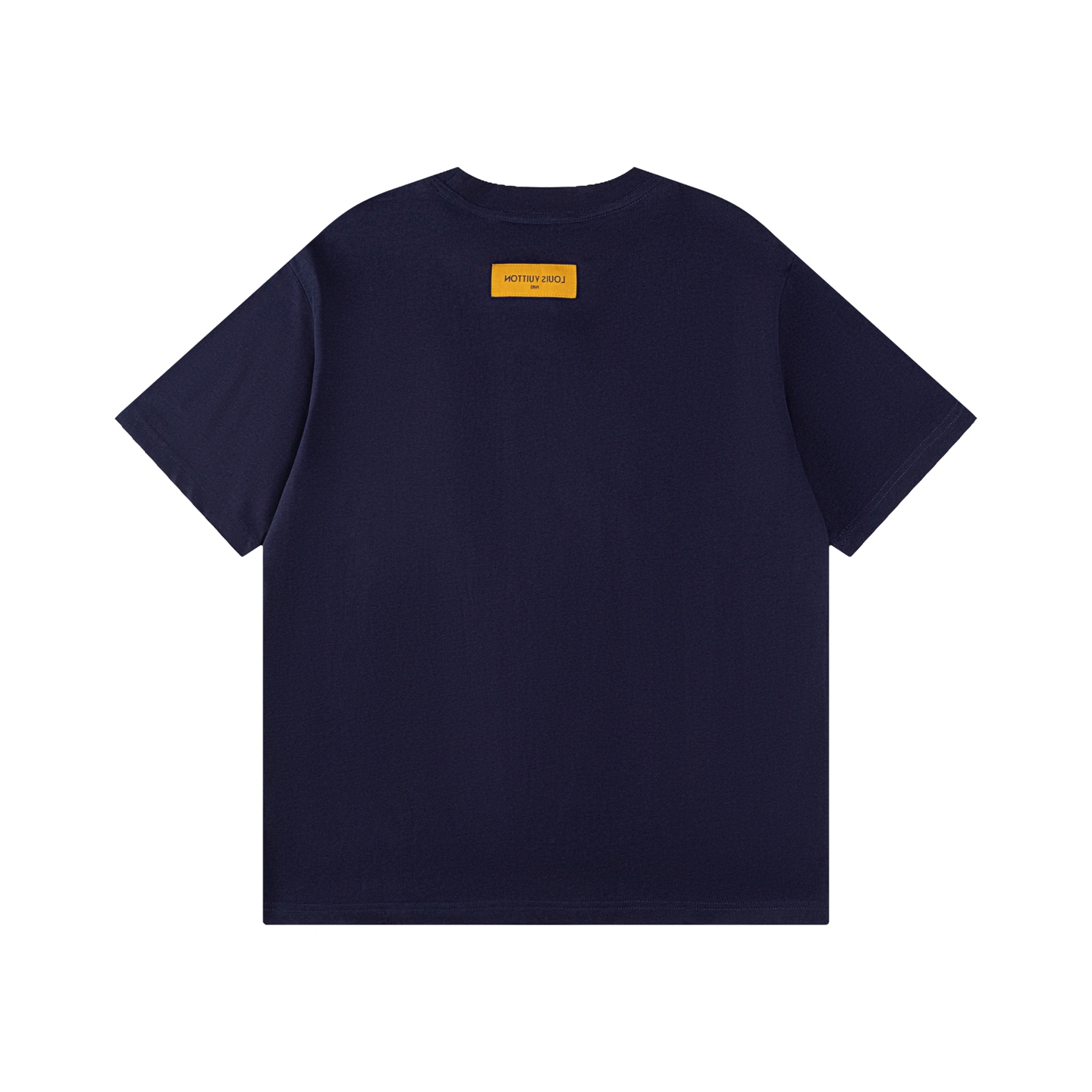 💰110【顶级版本.官网品质】
LOUIS VUITTON*路易威登
LV 24ss菲董联名重工钉珠字母刺绣短袖T恤

采用原板独家定制260克32支双莎纯棉面料 质感非常柔软舒服 100%区别市场的顶级面料(不缩水 不变形 不起球)
搭配320克1x1螺纹(面料螺纹同缸定染无色差 不易变形)
原版1:1版型 原版1:1定制辅料 领标 洗水唛 吊牌 包装(细节完美)

款号：9903#
颜色：白色 黑色 宝蓝色
尺码：XS S M L