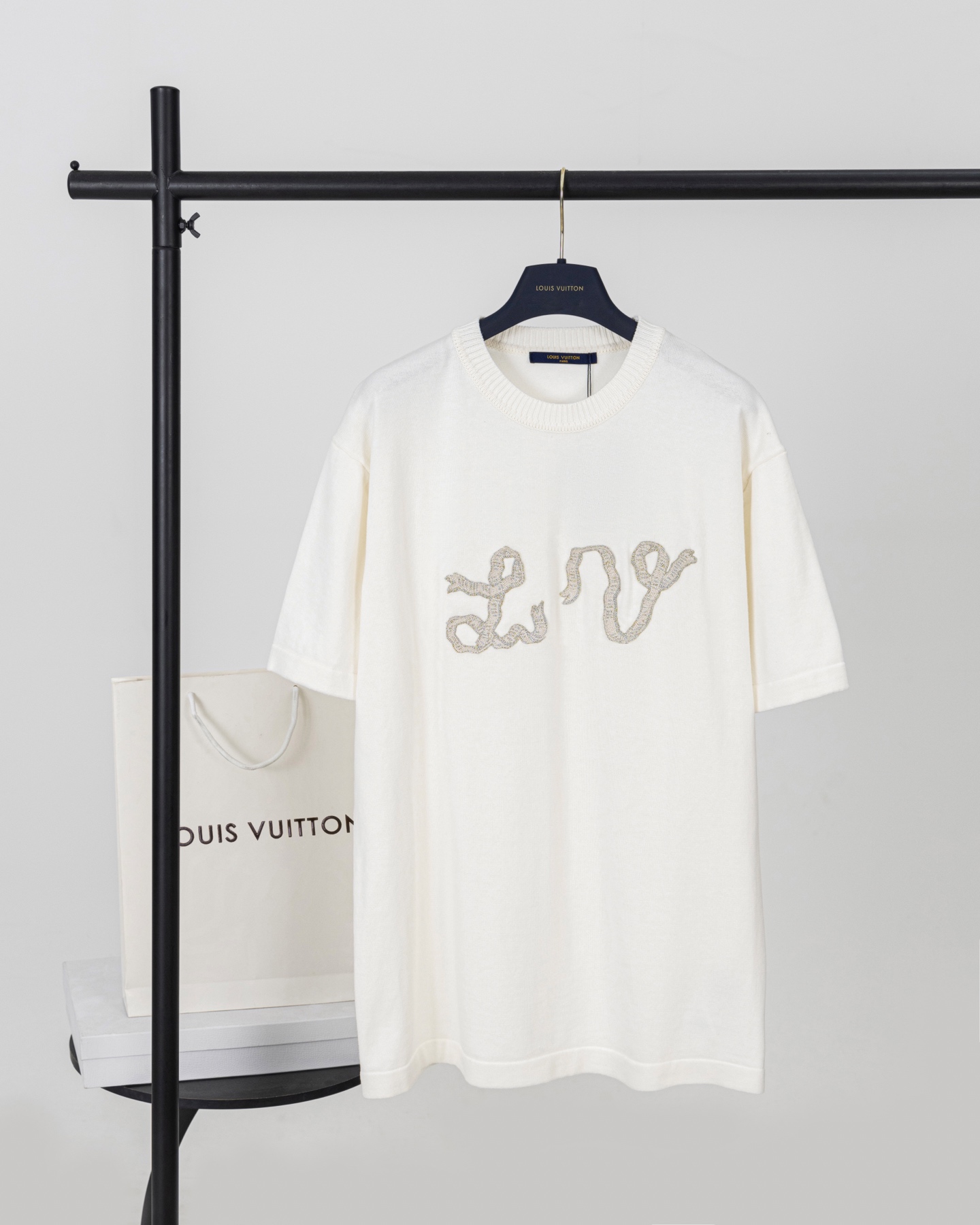 【顶级版本.官网品质】
LOUIS VUITTON*路易威登
LV  蛇年珠光...