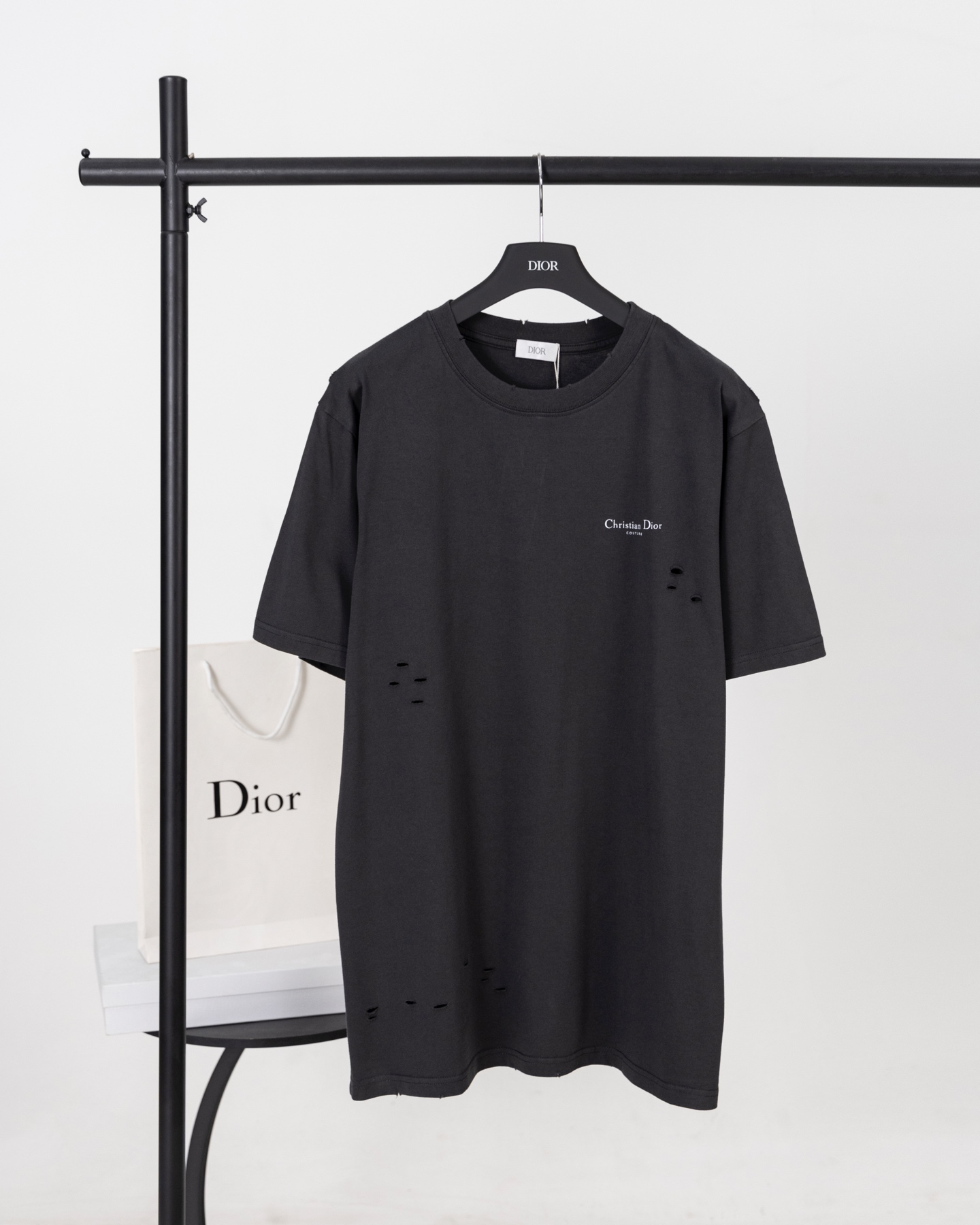 【顶级版本.官网品质】
DIOR迪奥 铃兰印花做旧破洞短袖T恤...