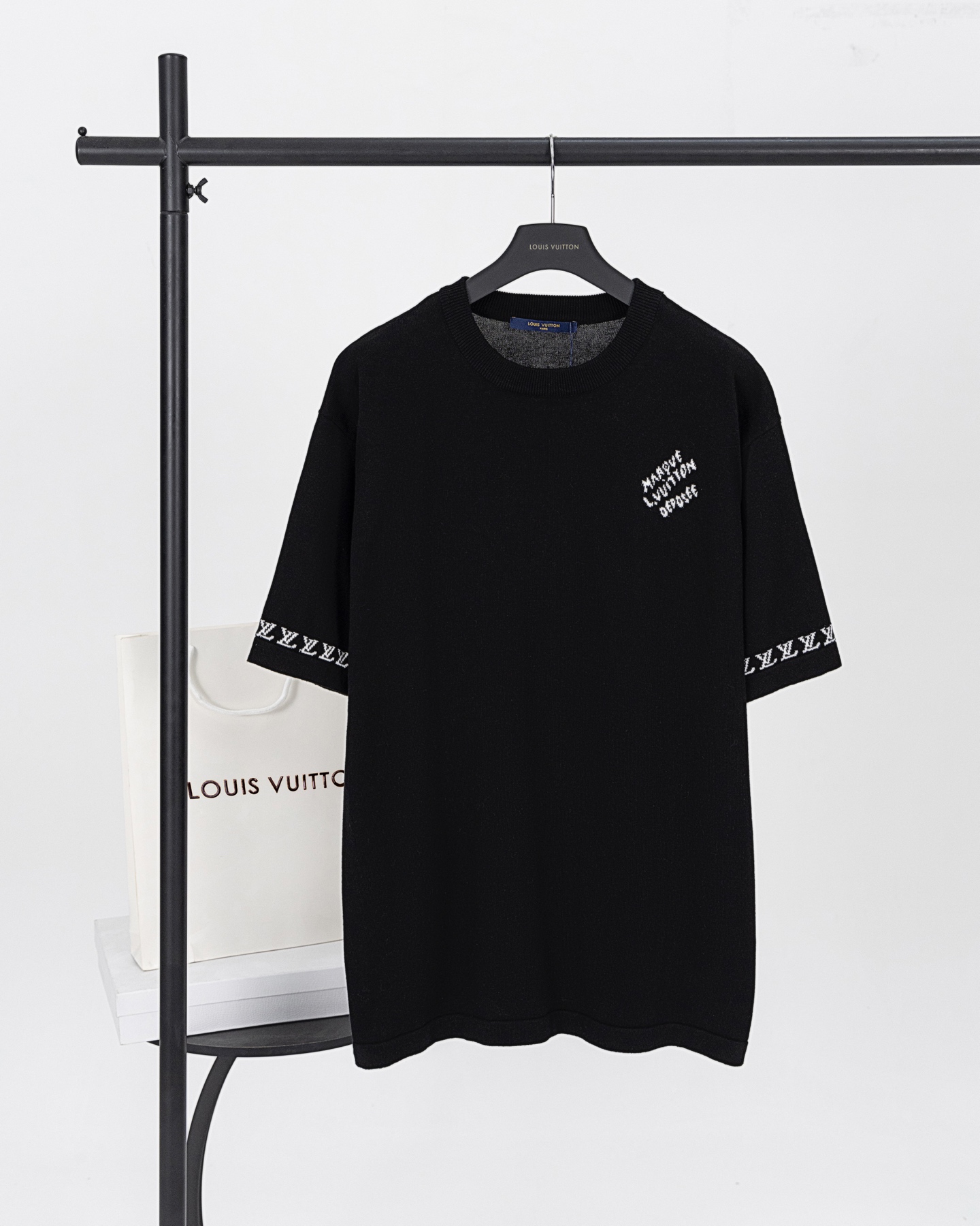 【顶级版本.官网品质】
LOUIS VUITTON*路易威登
LV  标识毛织...