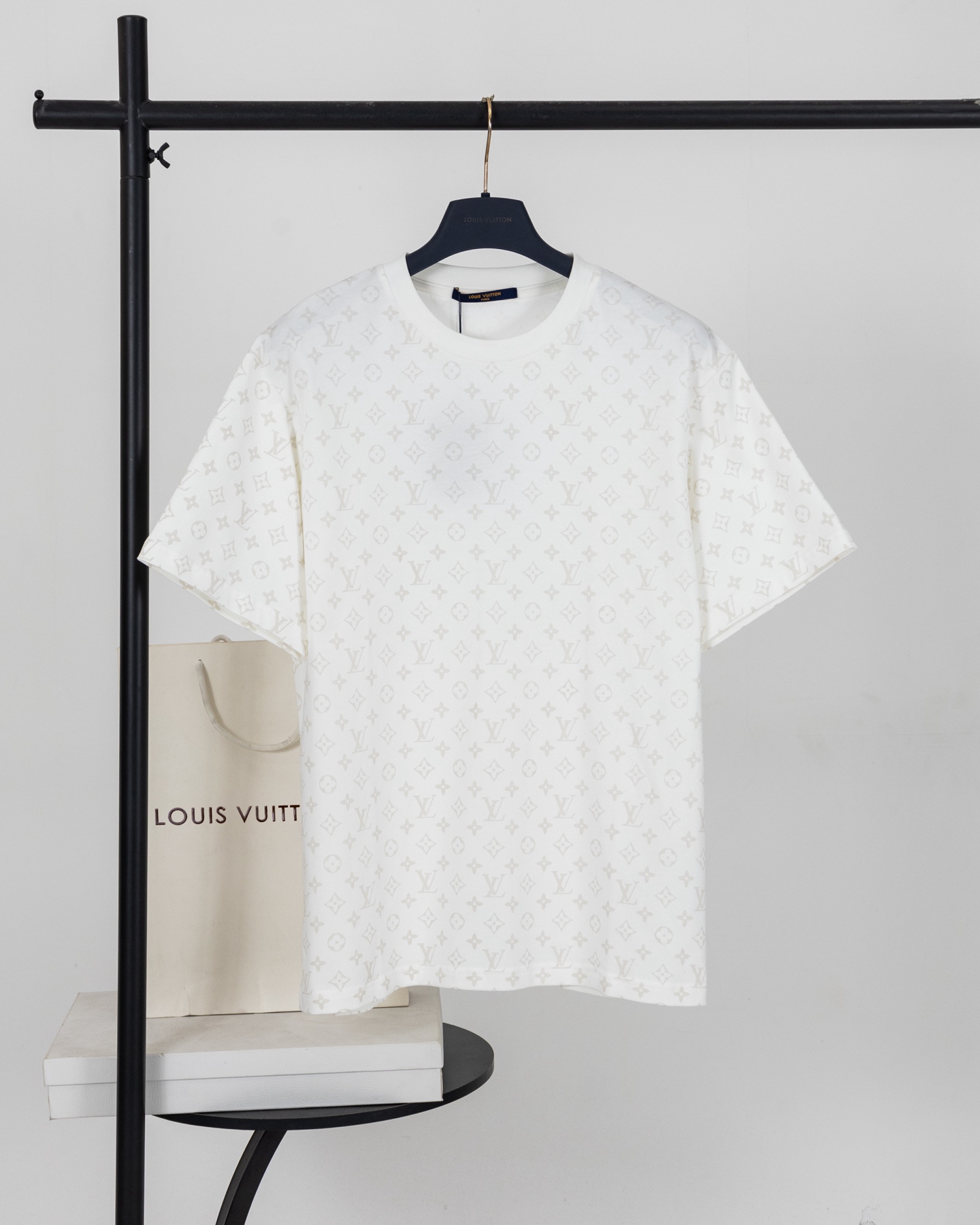 P100 [Versión superior. Calidad de tienda oficial] LOUIS VUITTON*Louis Vuitton LV Camiseta de manga corta con estampado…