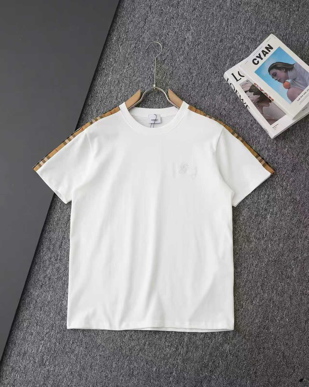 Alternative view of Burberry T-Shirt 00879