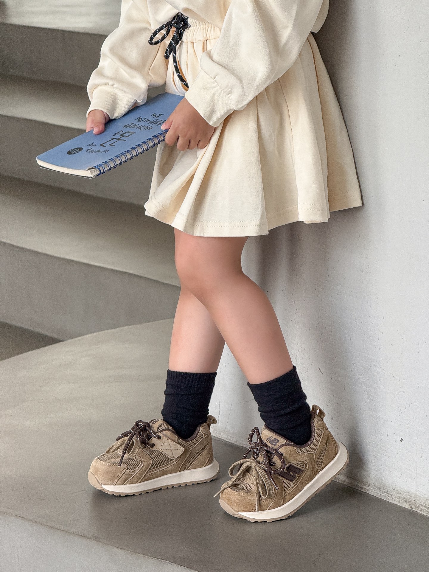 图片[8]-NB 卡皮巴拉联名款童鞋26-37 卡皮巴拉联名网红款内侧魔术贴真皮德训鞋双鞋带阿甘鞋跑鞋🛵-选品中心