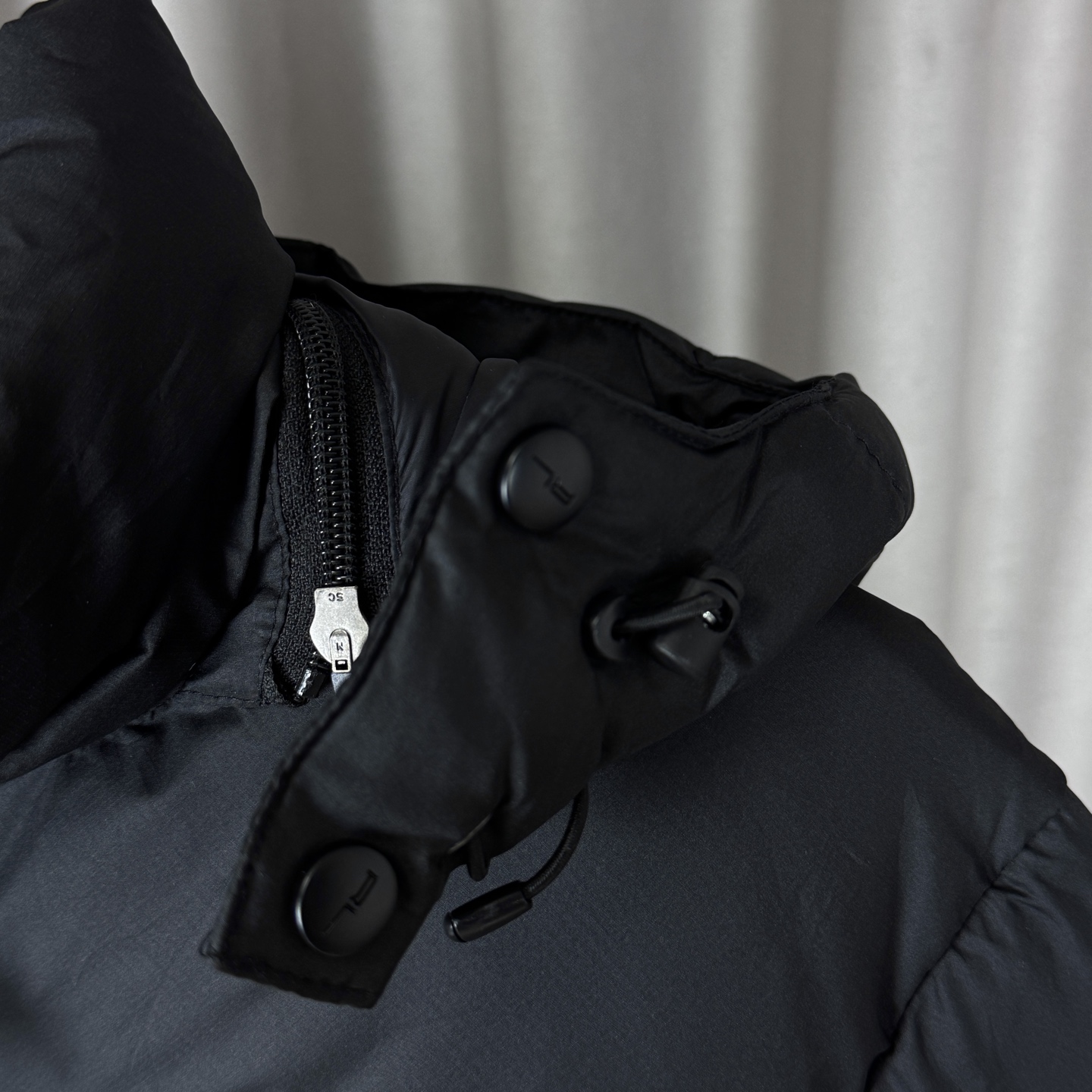 Ralph Lauren Chaqueta Acolchada con Capucha Desmontable para Hombre y Mujer 8 i1757847976917 6549 0 6