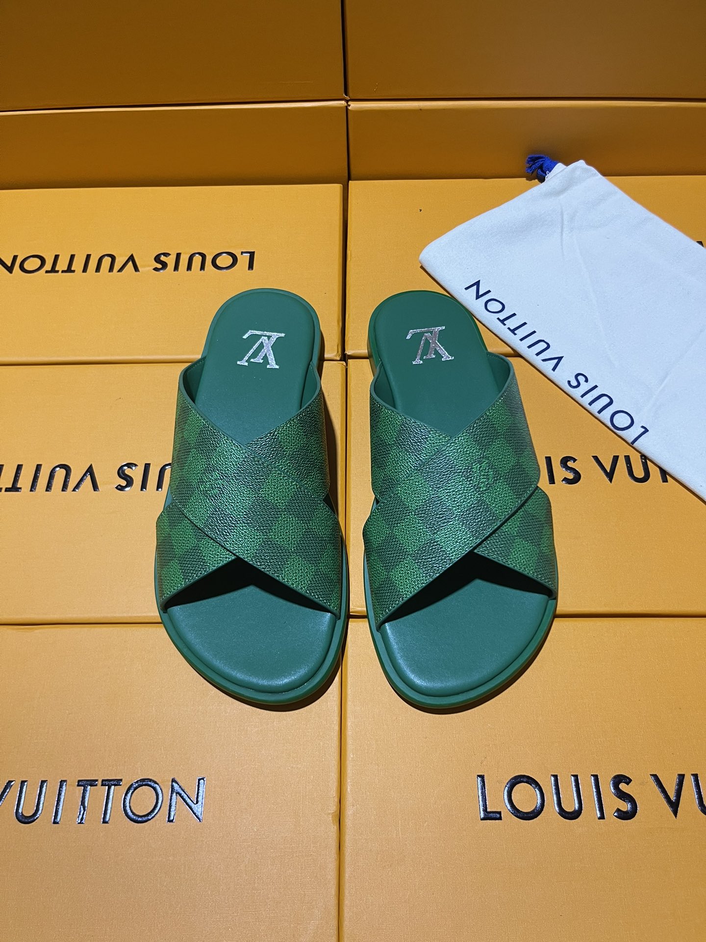 Louis Vuitton Shoes Slippers Hot Sale
 Calfskin Cowhide PU