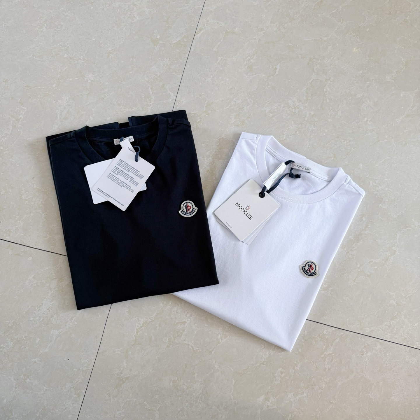 Moncler Basic Logo Short Sleeve T-Shirt, Premium Turkish Cotton, Unisex 3 i1744087456937 1118 0 1