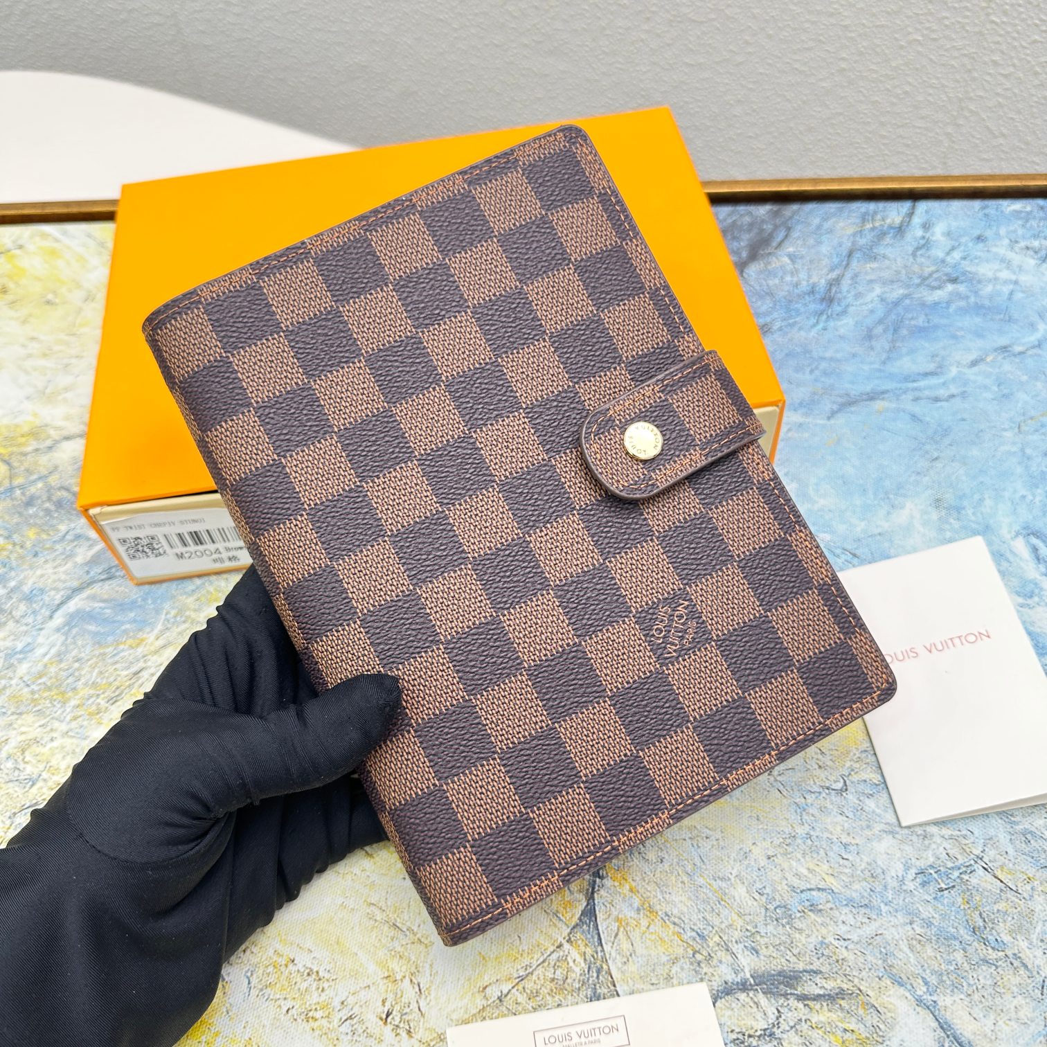 Example of writing on the notebook's paper.