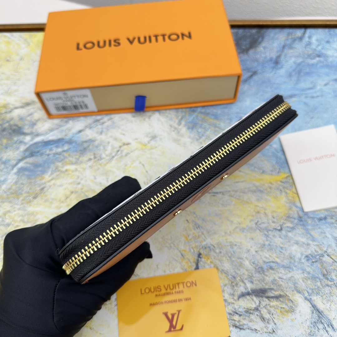 Elegant leather long zipper wallet, side profile