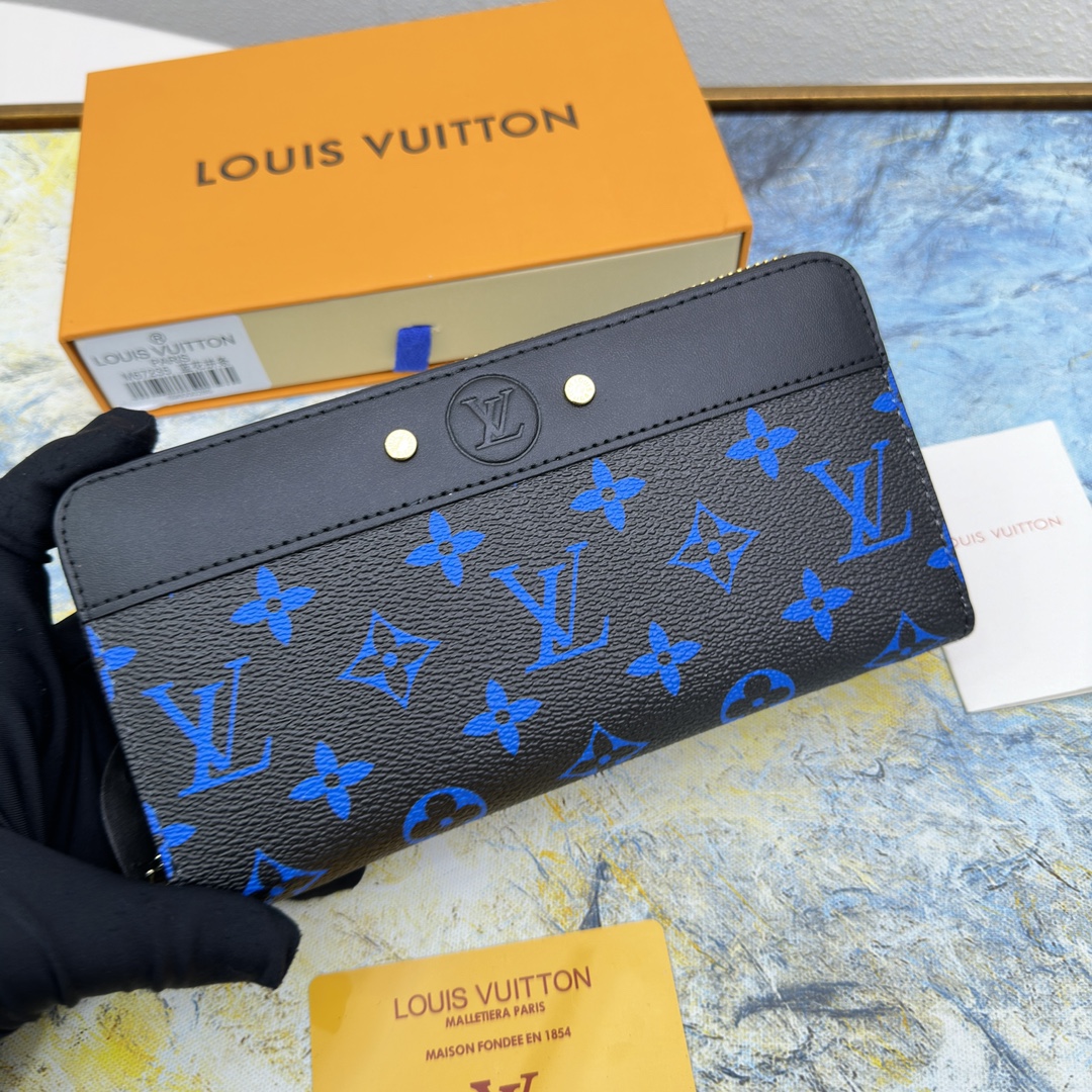 Leather long zipper wallet, side view profile