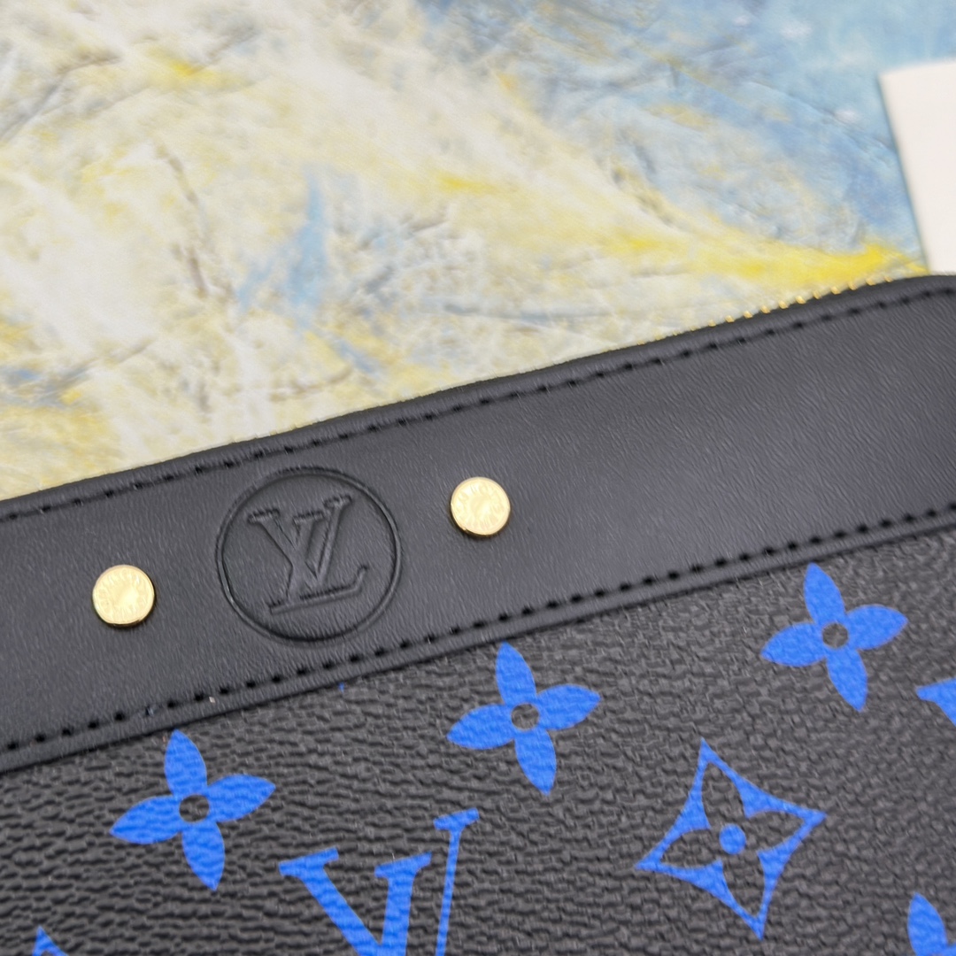 Leather long zipper wallet, zipper detail