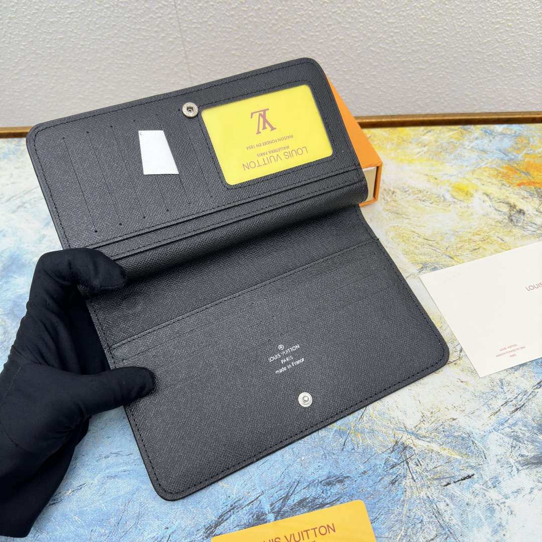 Close-up of the coin purse of a premium leather wallet