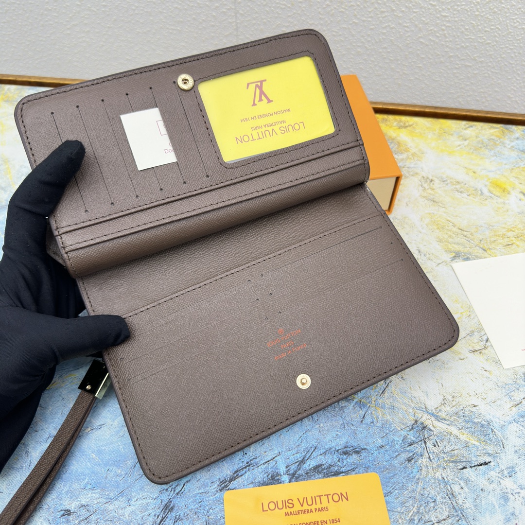 Close-up of the coin purse of a leather wallet